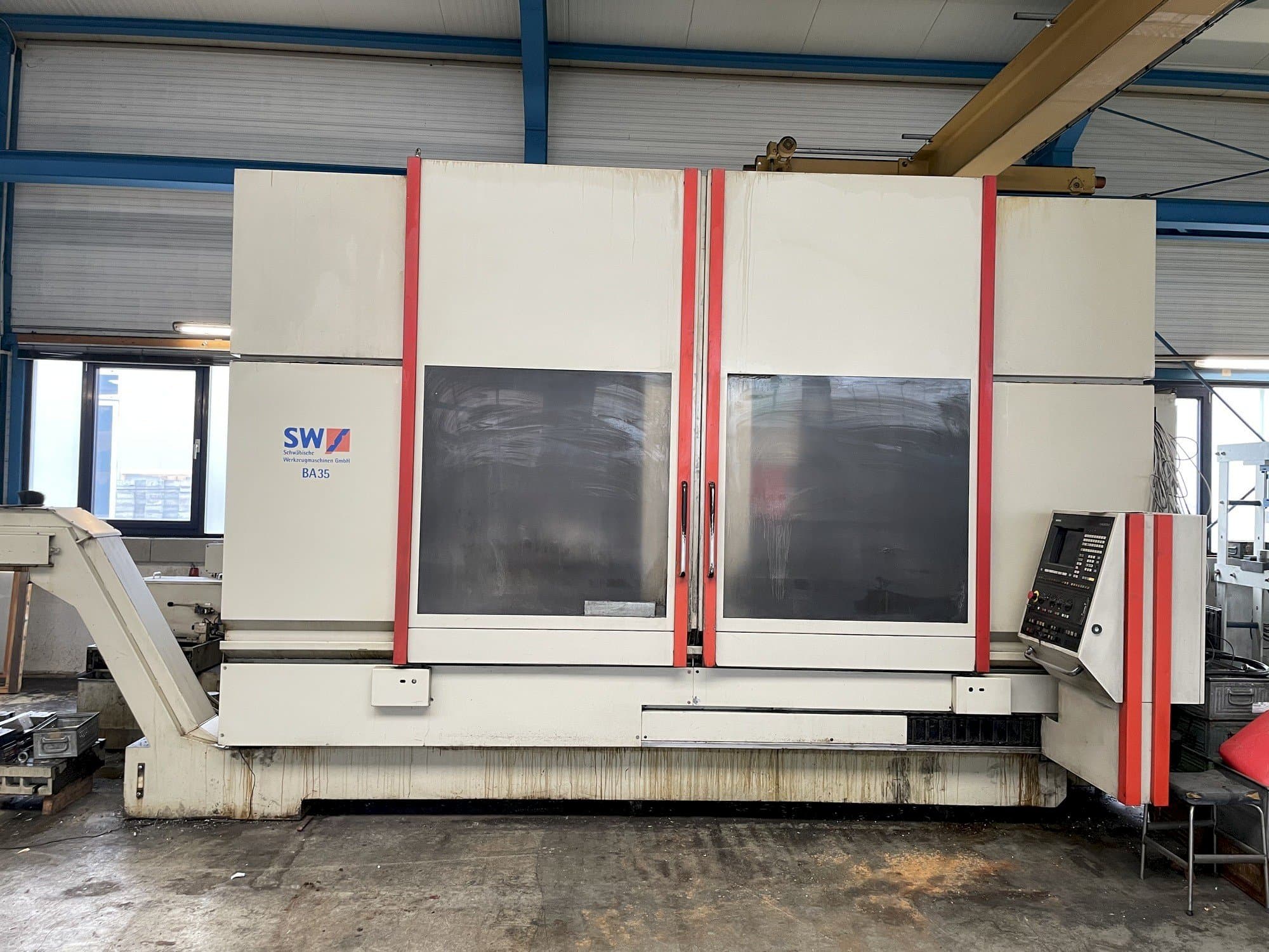 Vista frontale della macchina SW BA 35