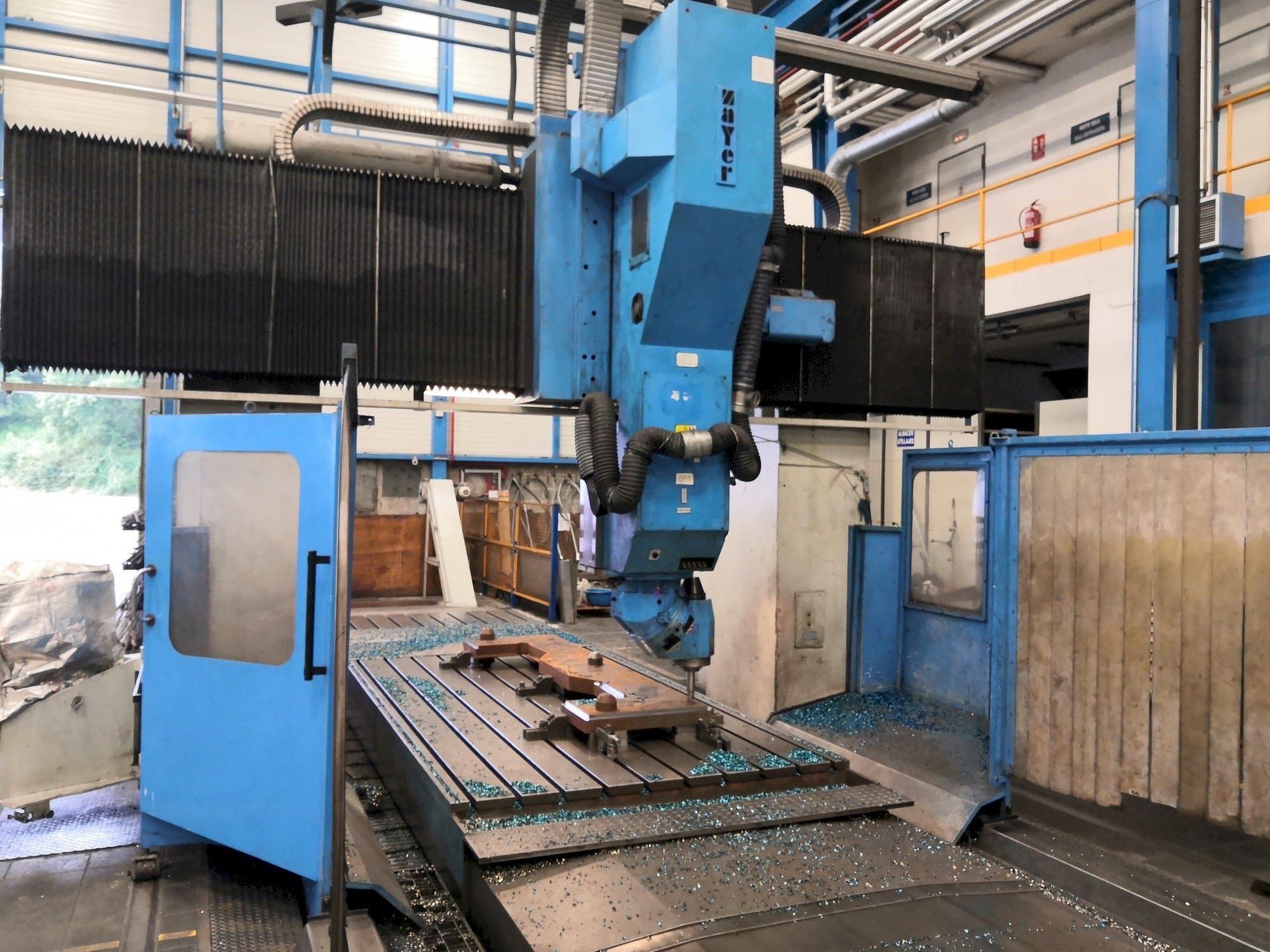 Vista frontale della macchina Zayer KP 6000 AR