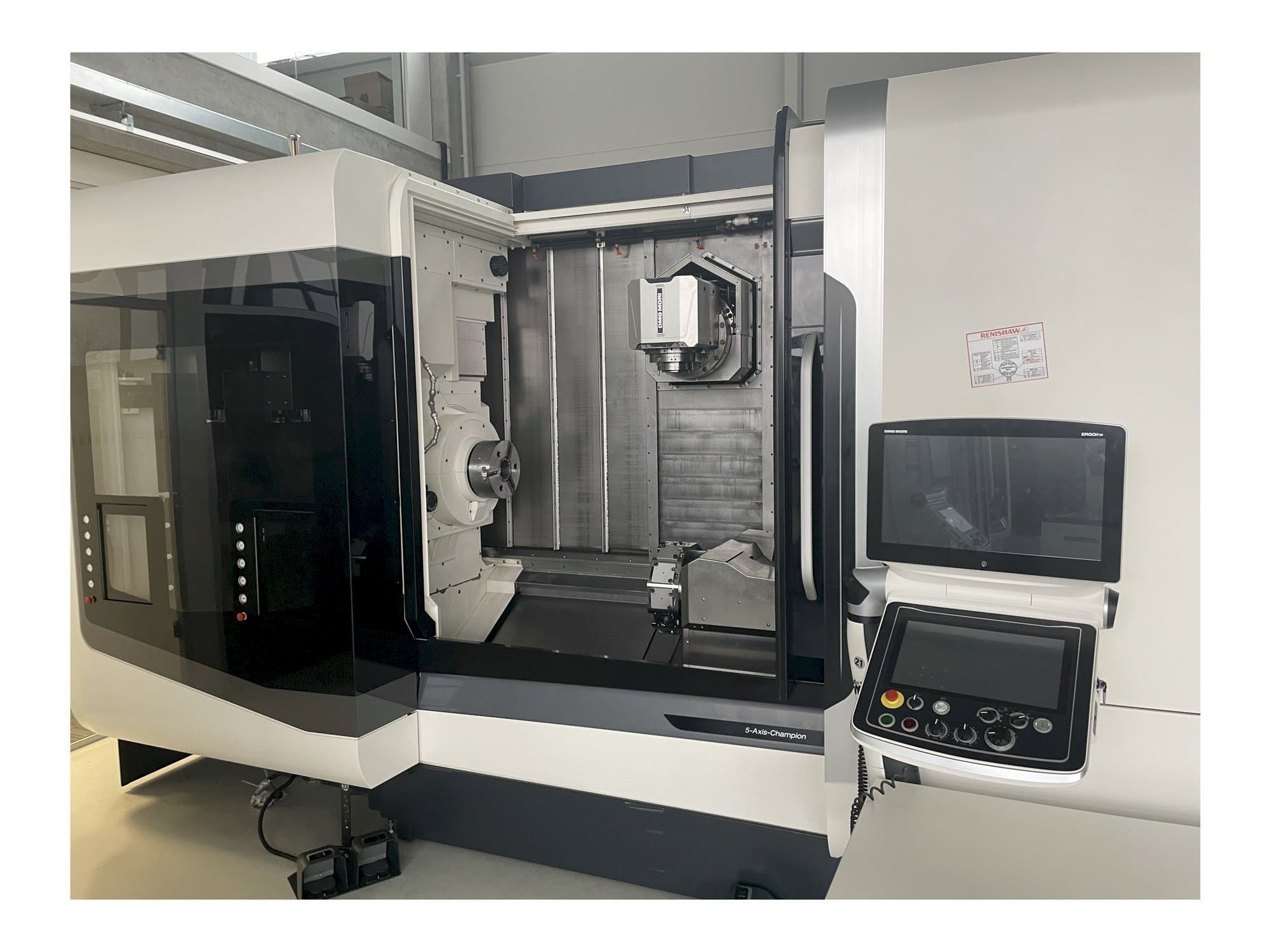 Vista frontale della macchina DMG MORI NTX 2500/1500