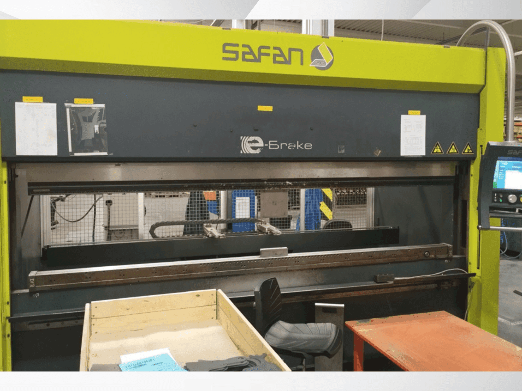 Vista frontale della macchina Safan E-BRAKE 100-3100 TS 1