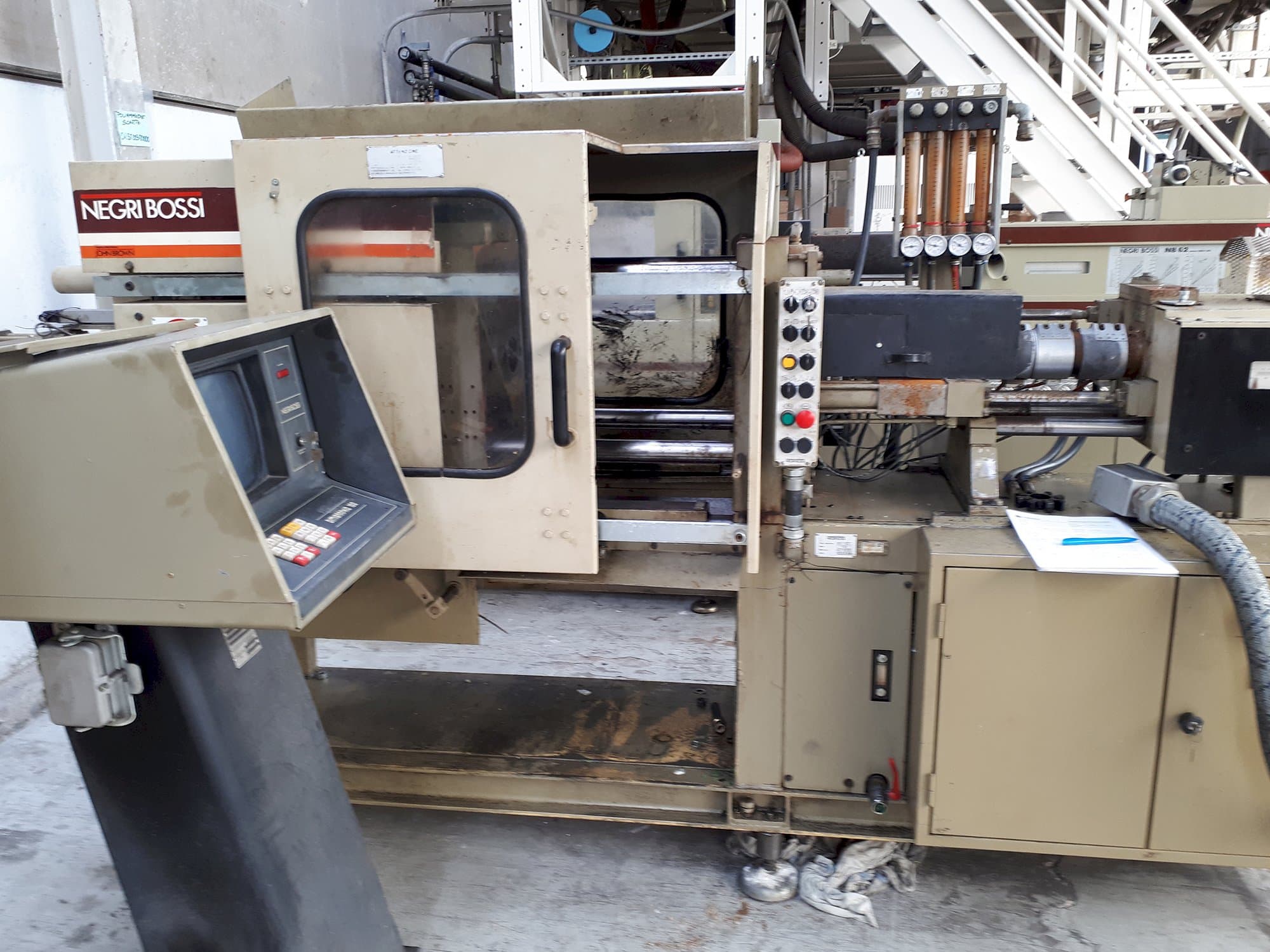 Vista frontale della macchina Negri Bossi NB 60