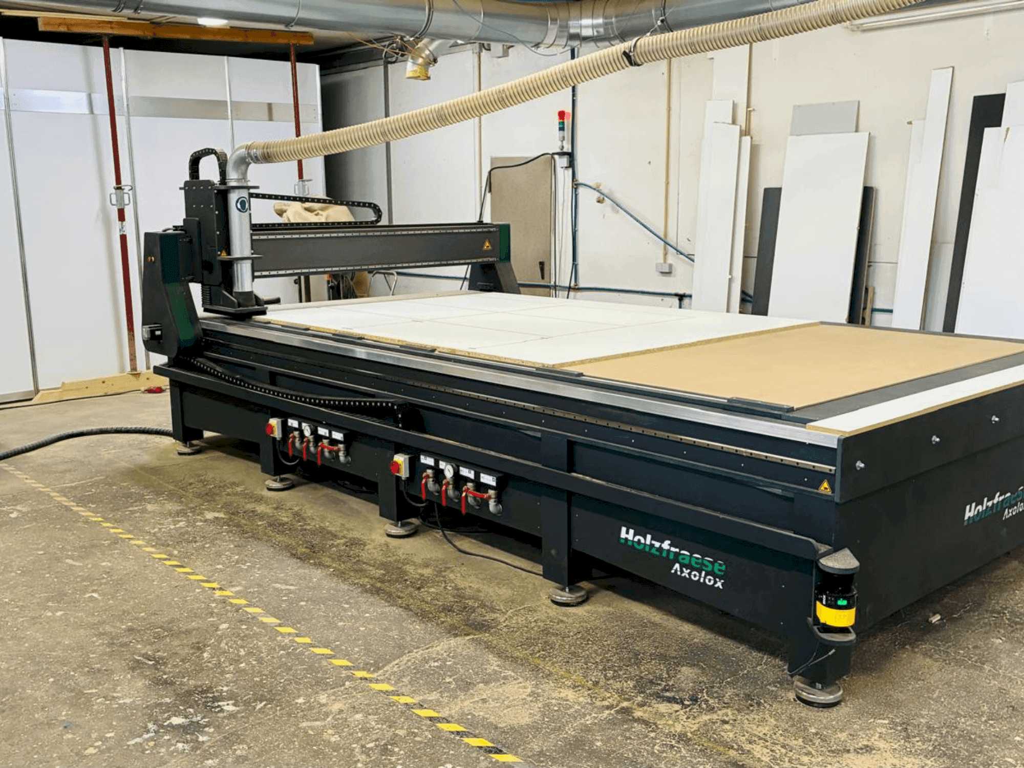 Vista frontale della macchina GEWEMA AXOLOX 4021