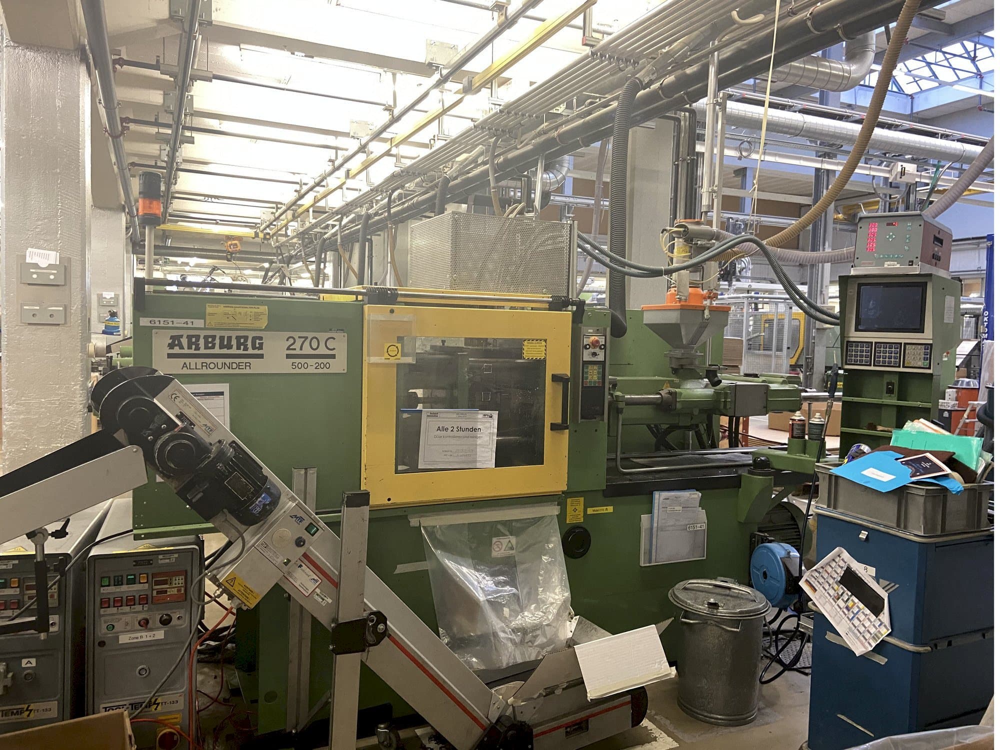 Vista frontale della macchina Arburg ALLROUNDER 270 C 500 - 200