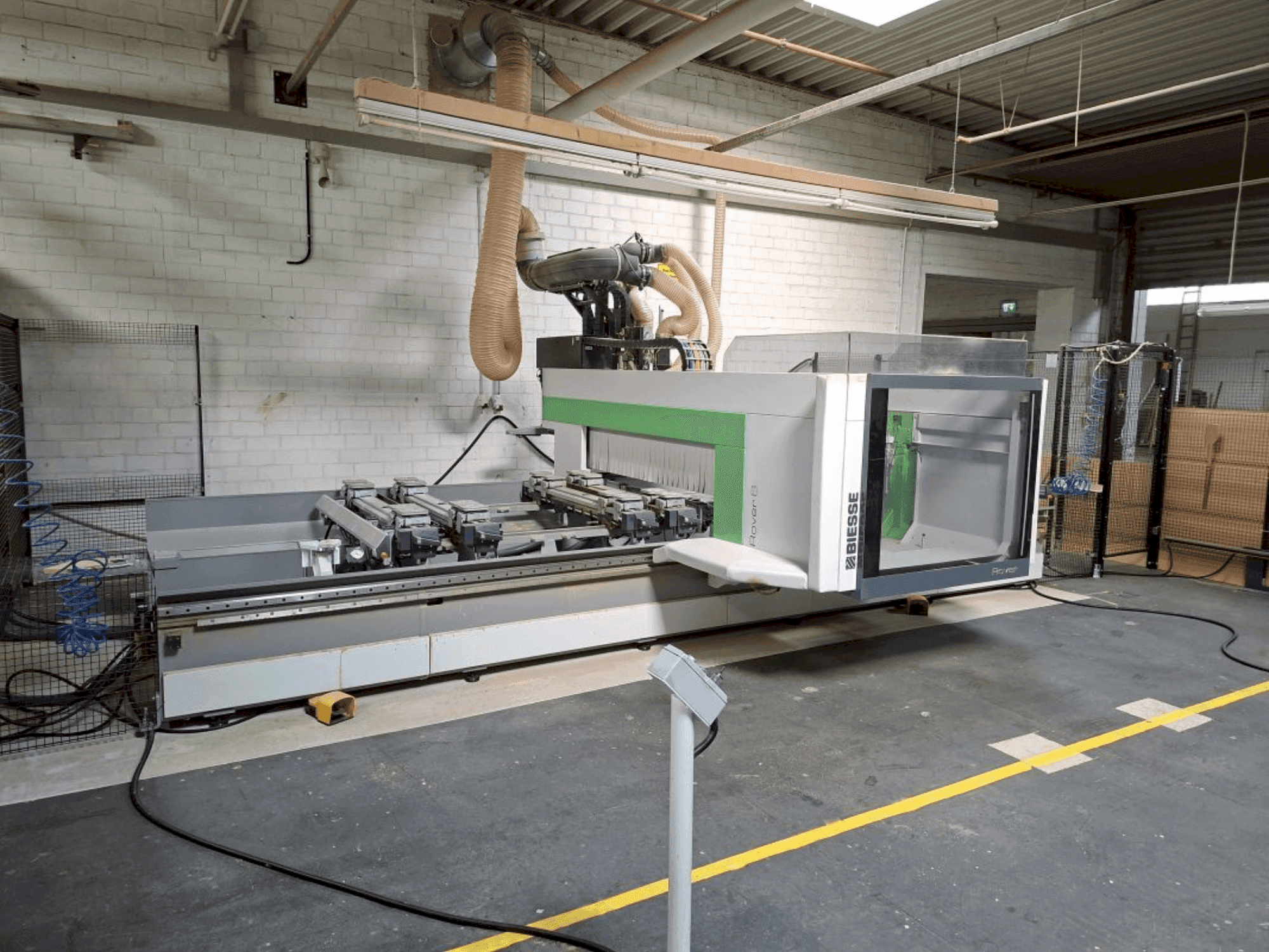 Vista frontale della macchina BIESSE Rover B 1650