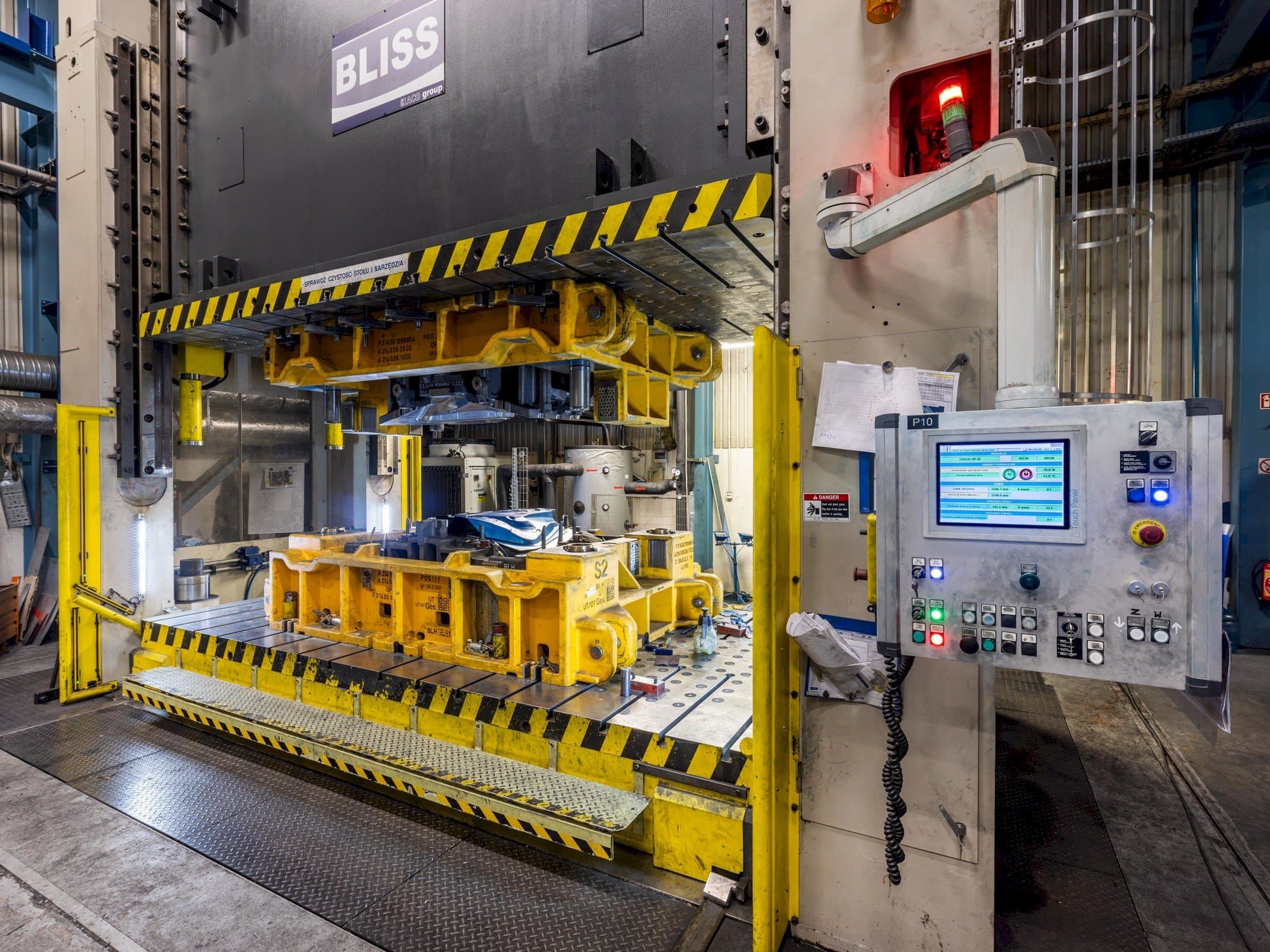 Vista frontale della macchina BLISS-BRET PHD 1500