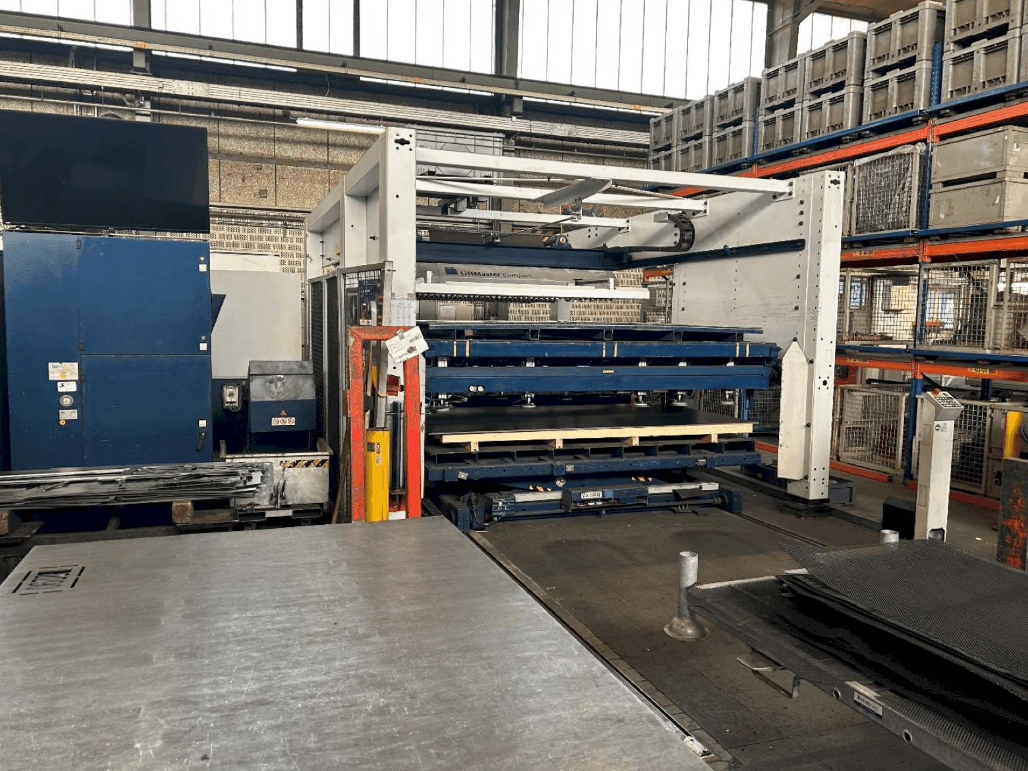 Vista frontale della macchina TRUMPF TruLaser 3030