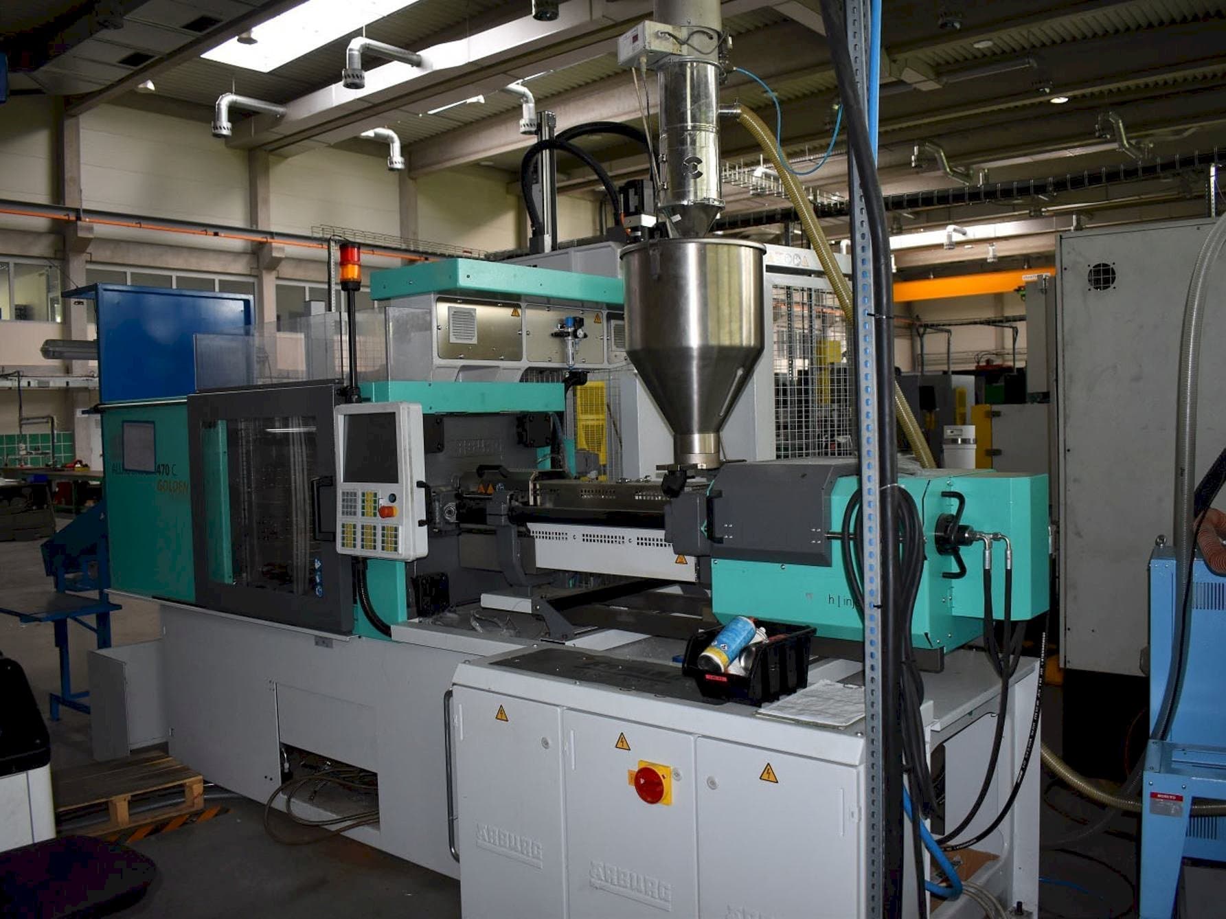 Vista frontale della macchina Arburg ALLROUNDER 470 C 1500 - 400