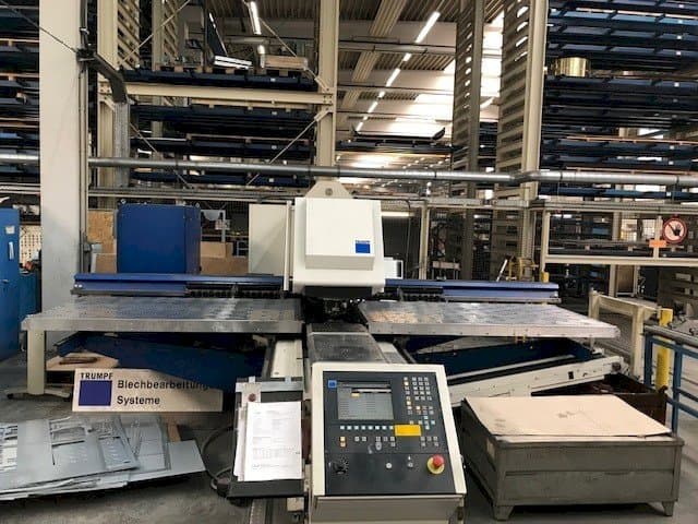 Vista frontale della macchina Trumpf Trumatic TC 5000 R