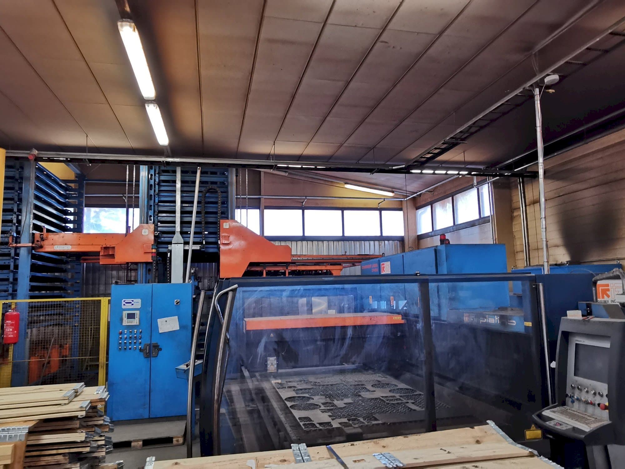 Vista frontale della macchina Prima Industrie Platino 1530