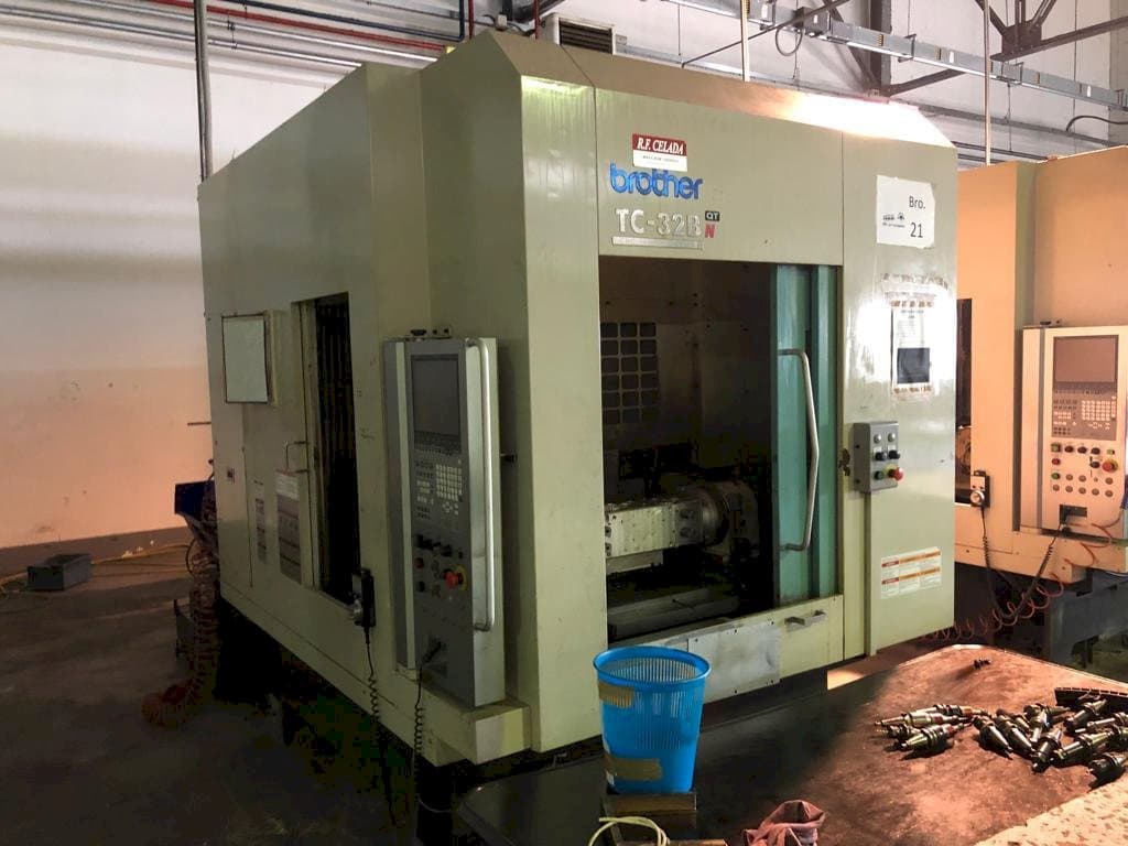 Vista frontale della macchina Brother TC 32B