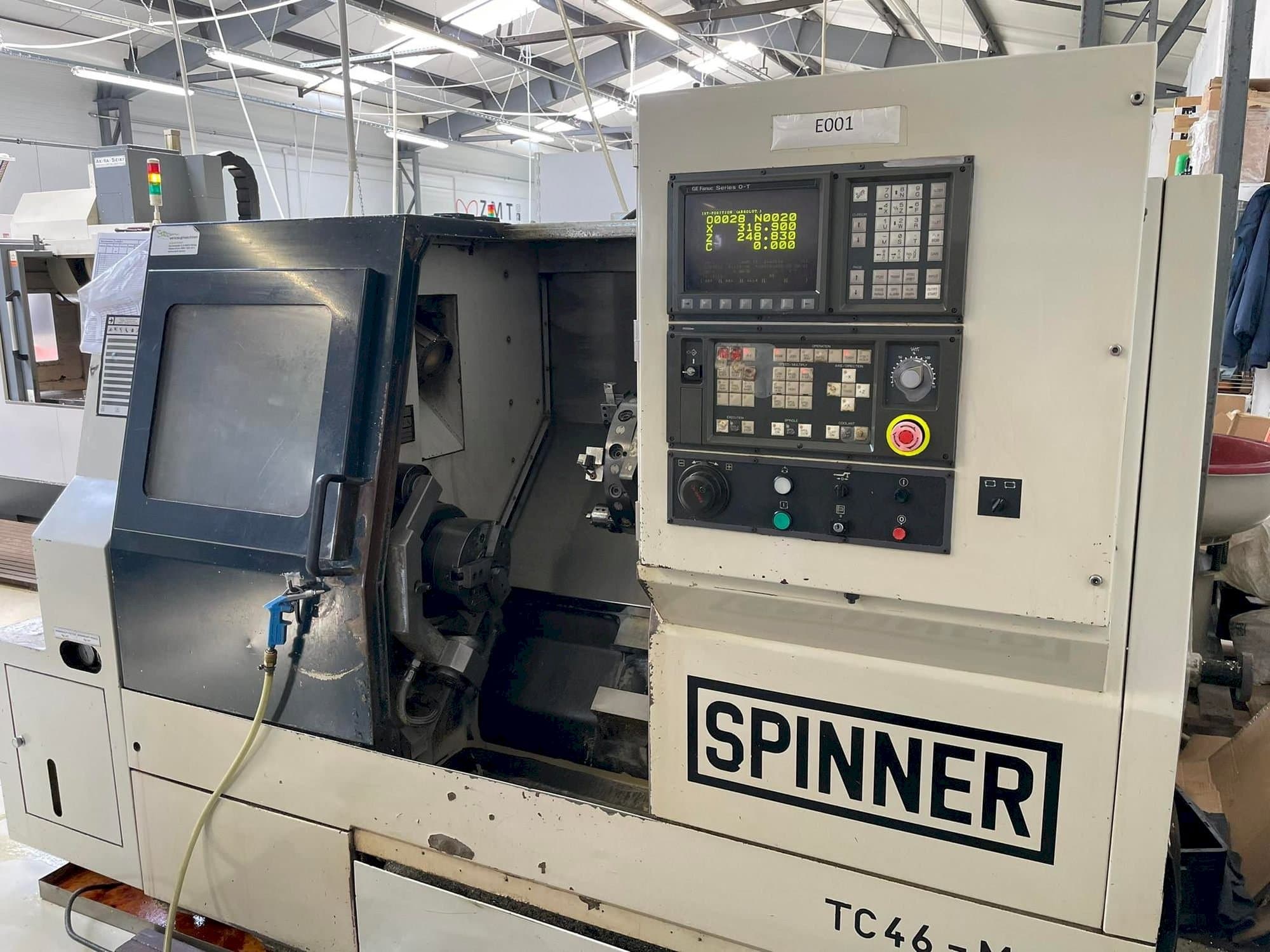 Vista frontale della macchina SPINNER TC46 MC