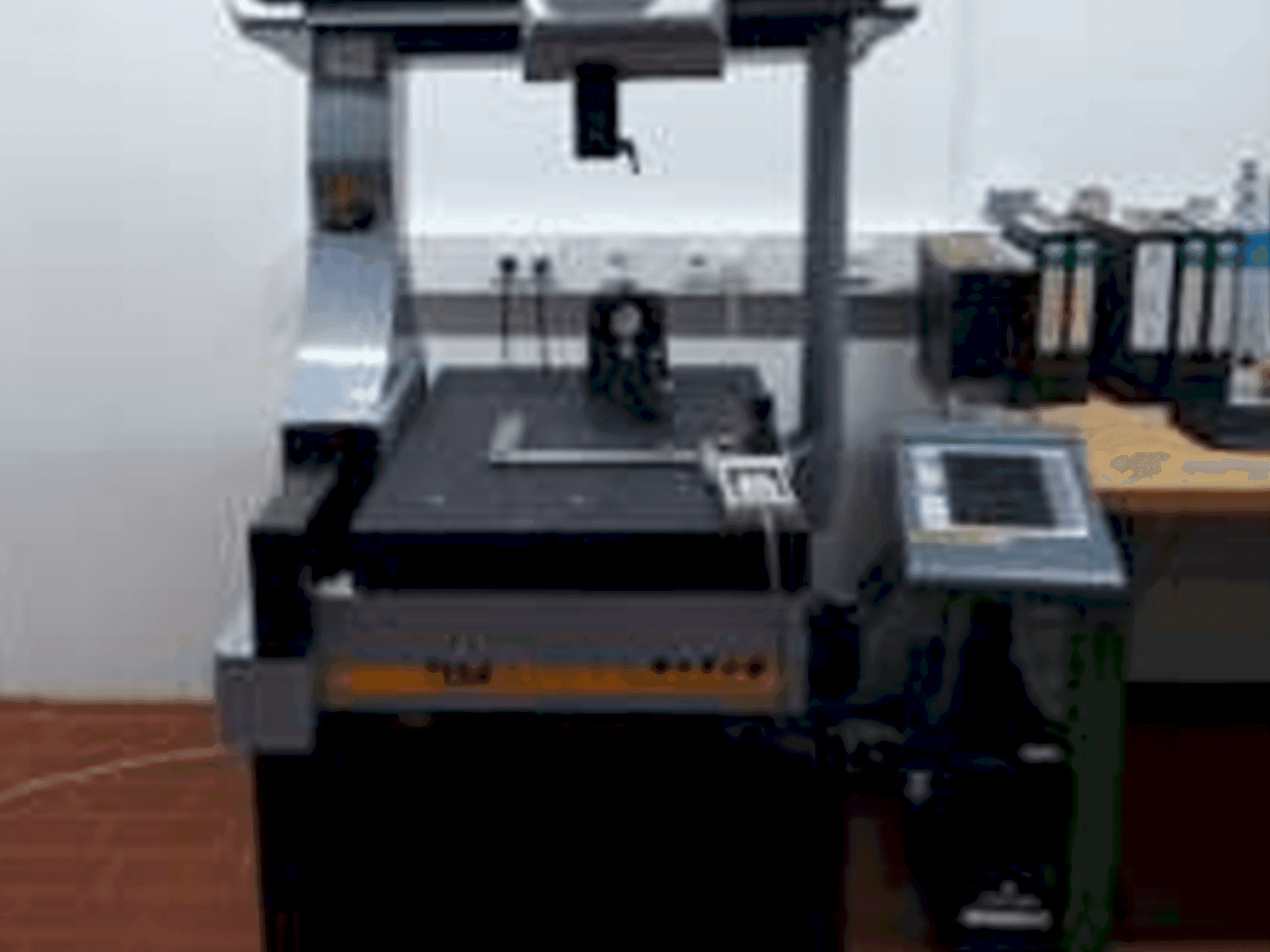 Vista frontale della macchina TESA Micro-Hite MH3D Recorder 454 Tesaslar-i