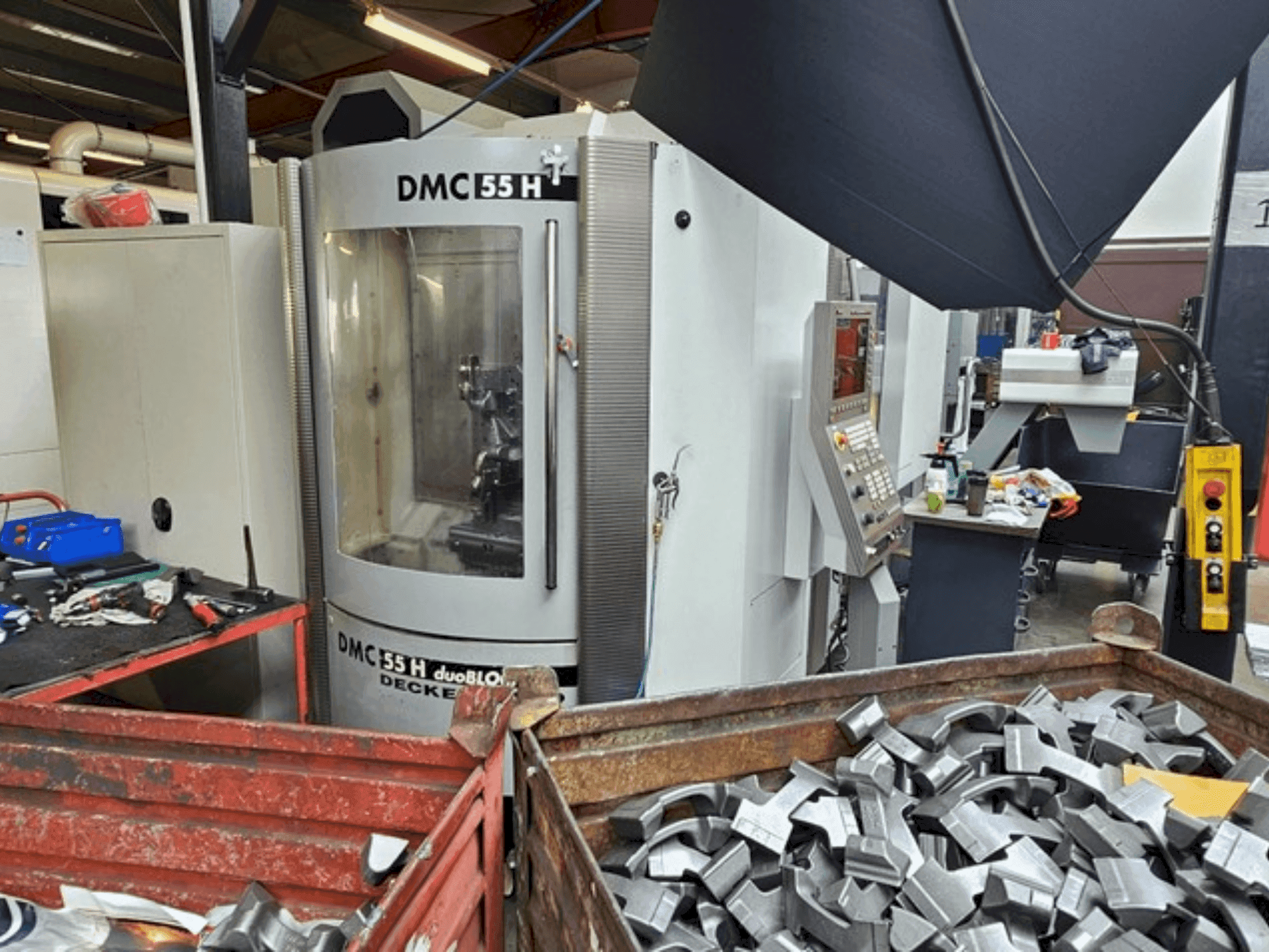 Vista frontale della macchina DECKEL MAHO DMC 55H duoBlock (2007)