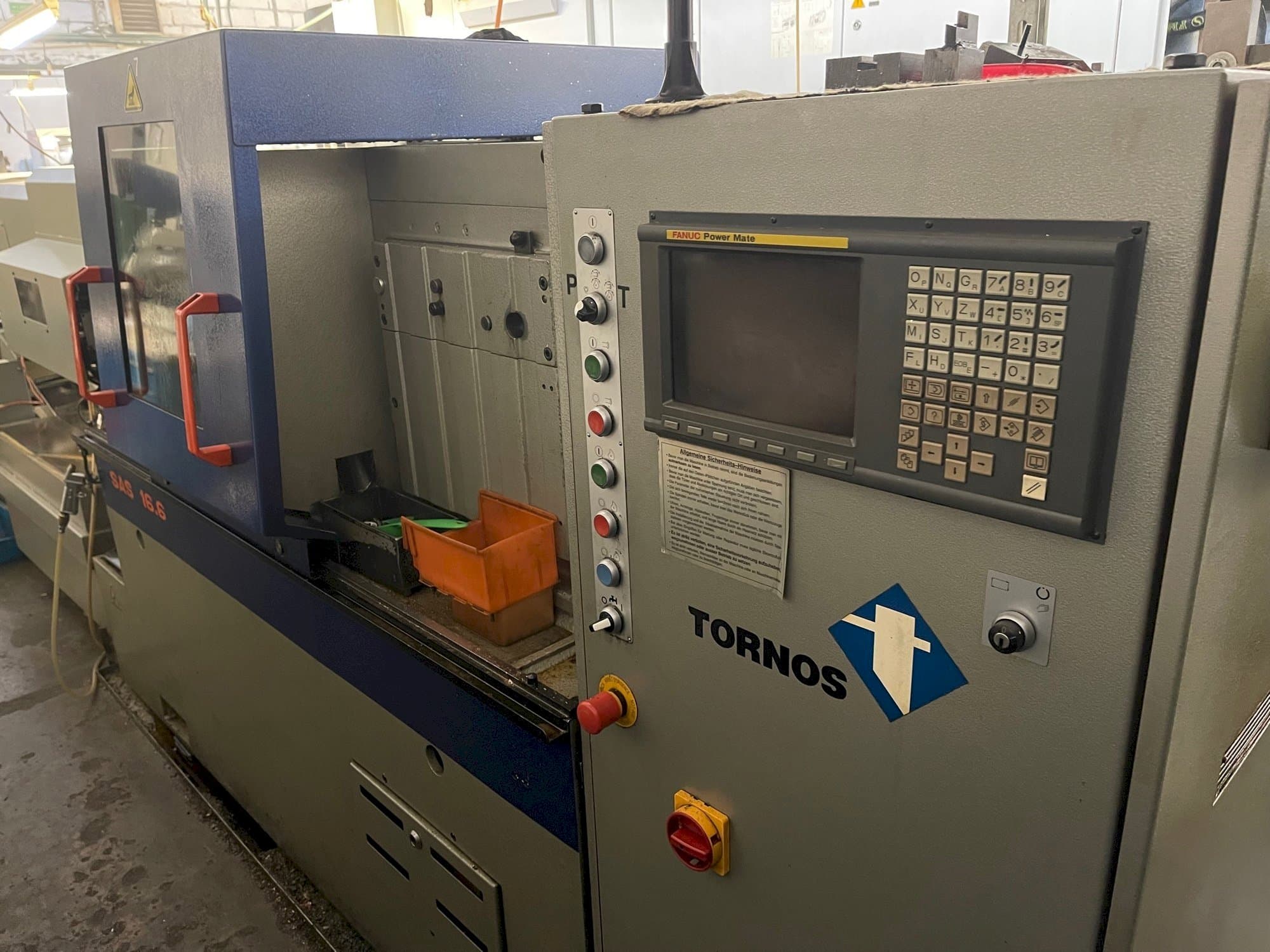 Vista frontale della macchina TORNOS SAS 16.6