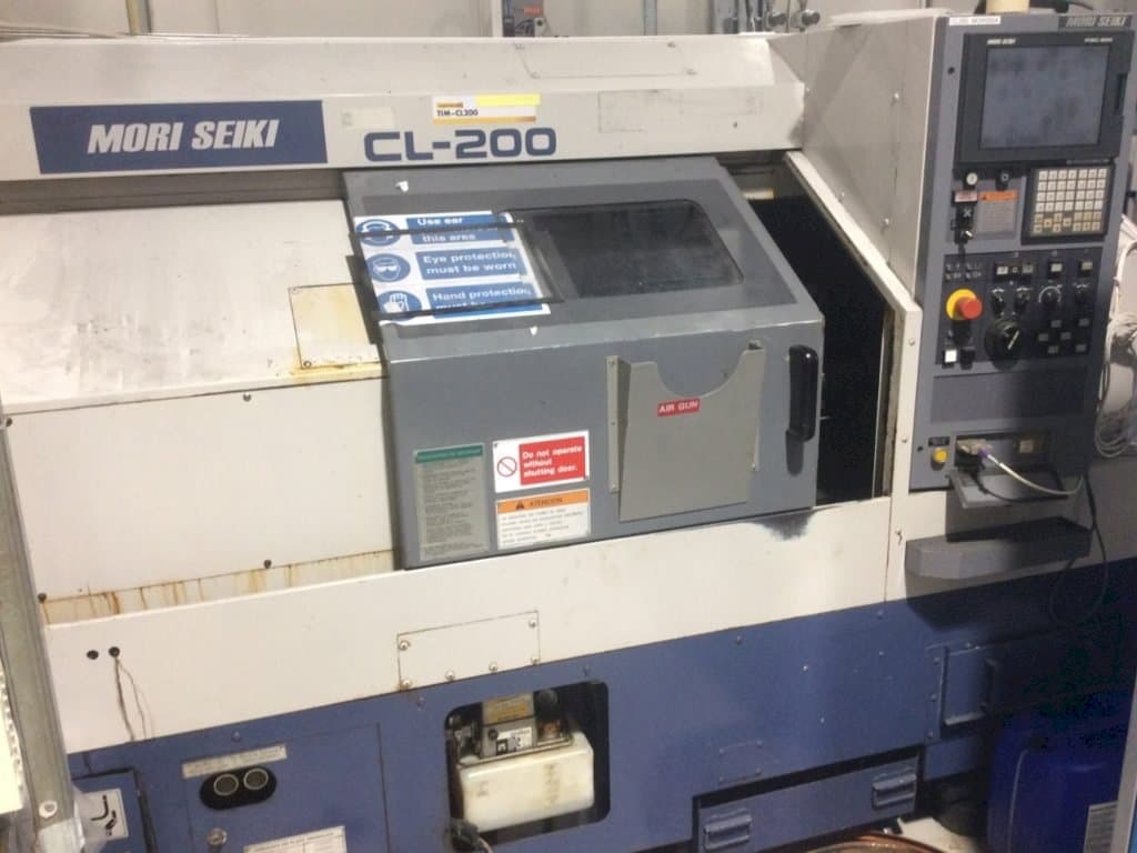 Vista frontale della macchina MORI SEIKI CL-200