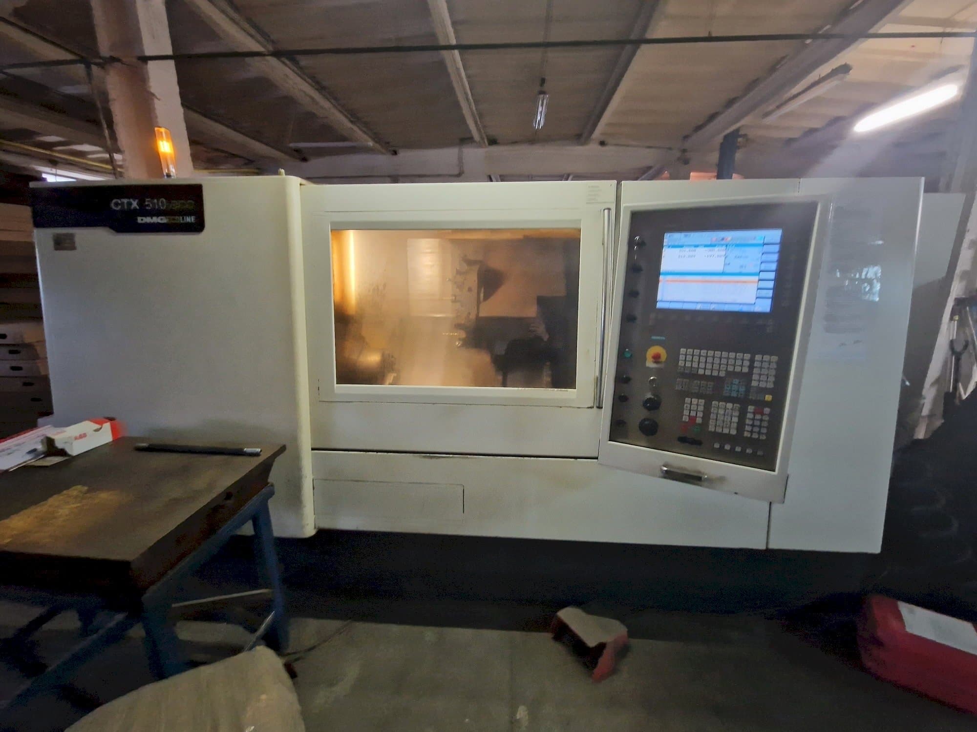 Vista frontale della macchina DMG CTX 510 eco