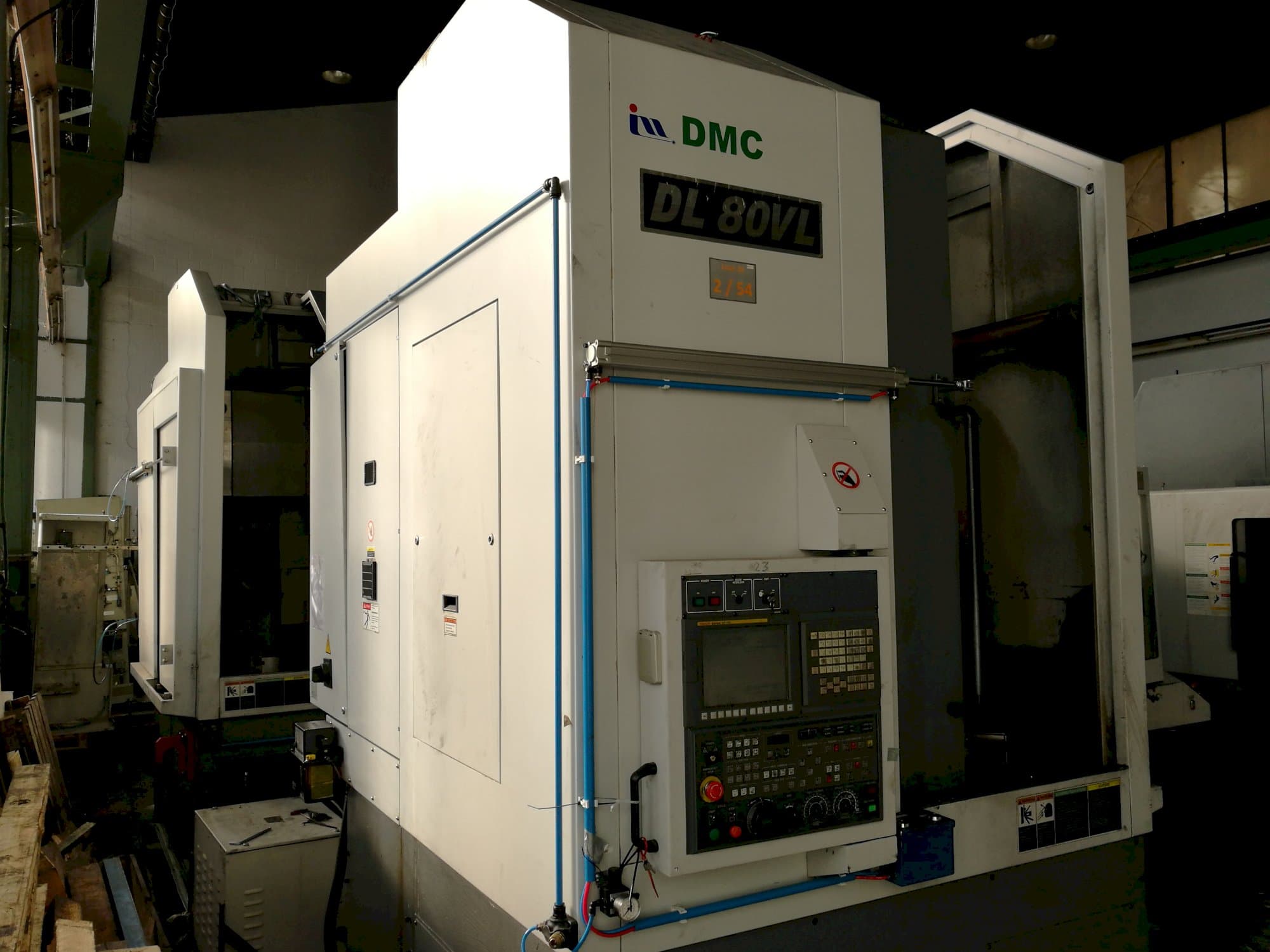 Vista lato sinistro della macchina DMC DL 80VL