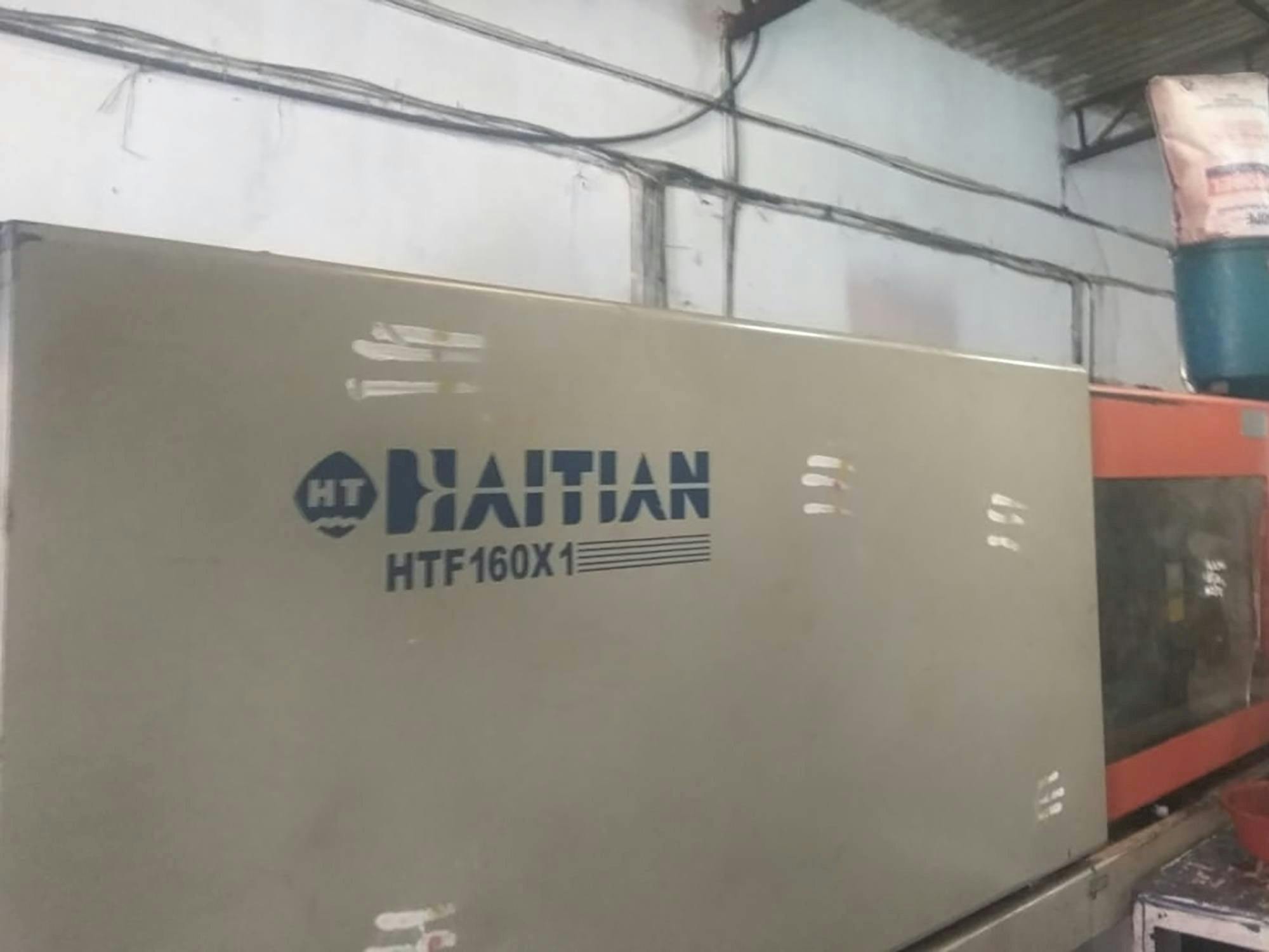 Vista frontale della macchina HAITIAN HTF160X1