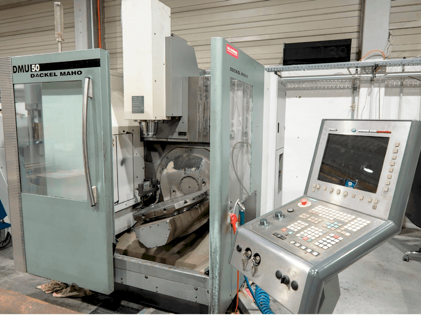 Vista frontale della macchina DMG DMU 50