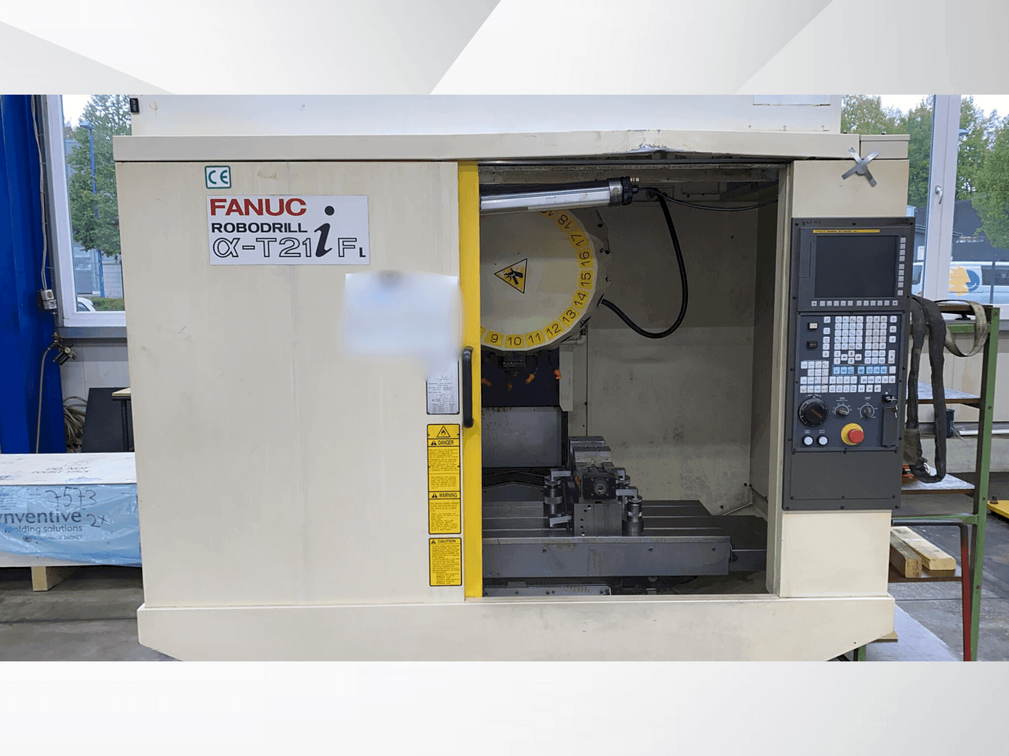 Vista frontale della macchina FANUC a-T21iFL