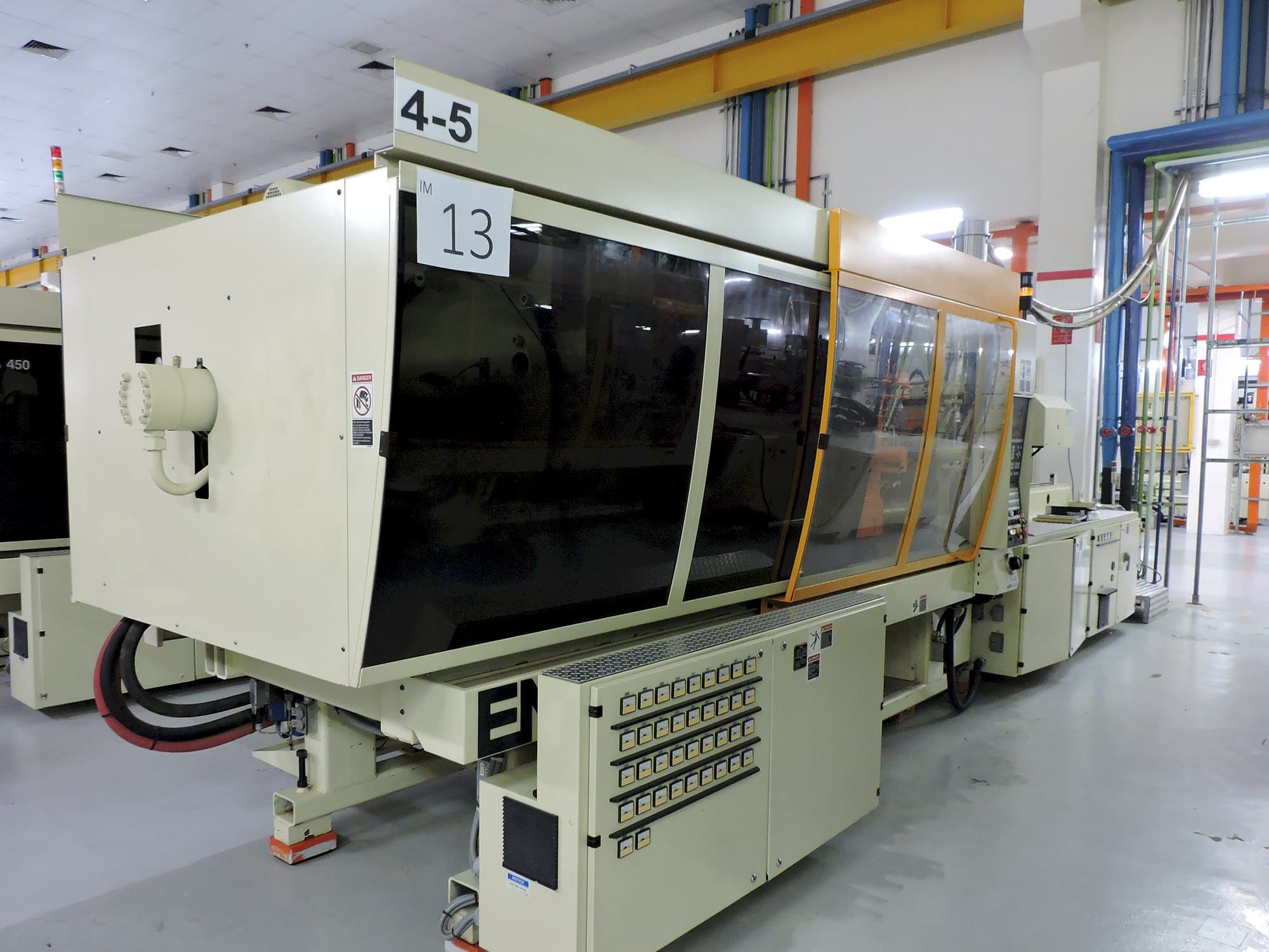 Vista lato sinistro della macchina ENGEL TOGGLE 1350/450