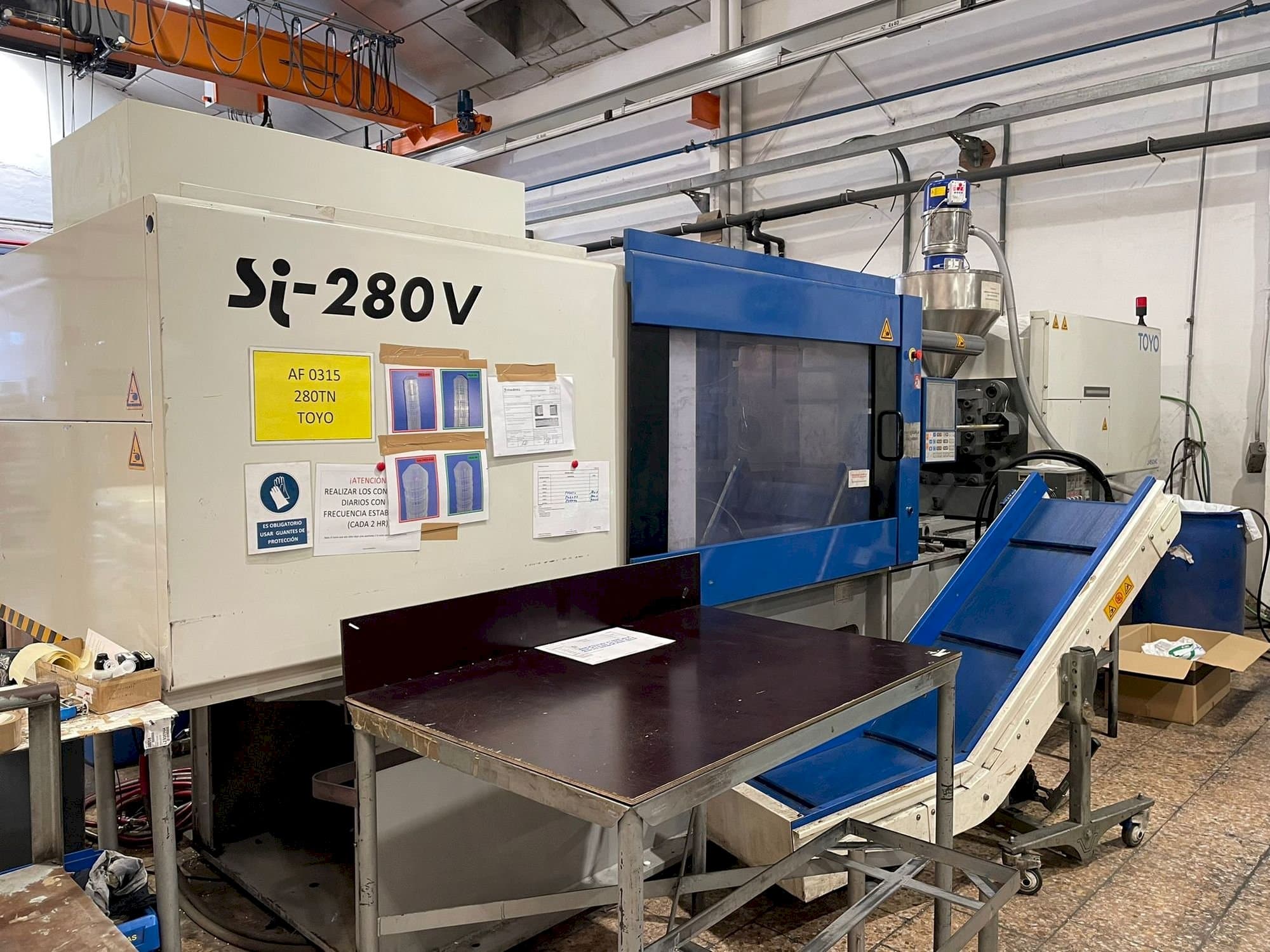 Vista frontale della macchina Toyo Si-280-V