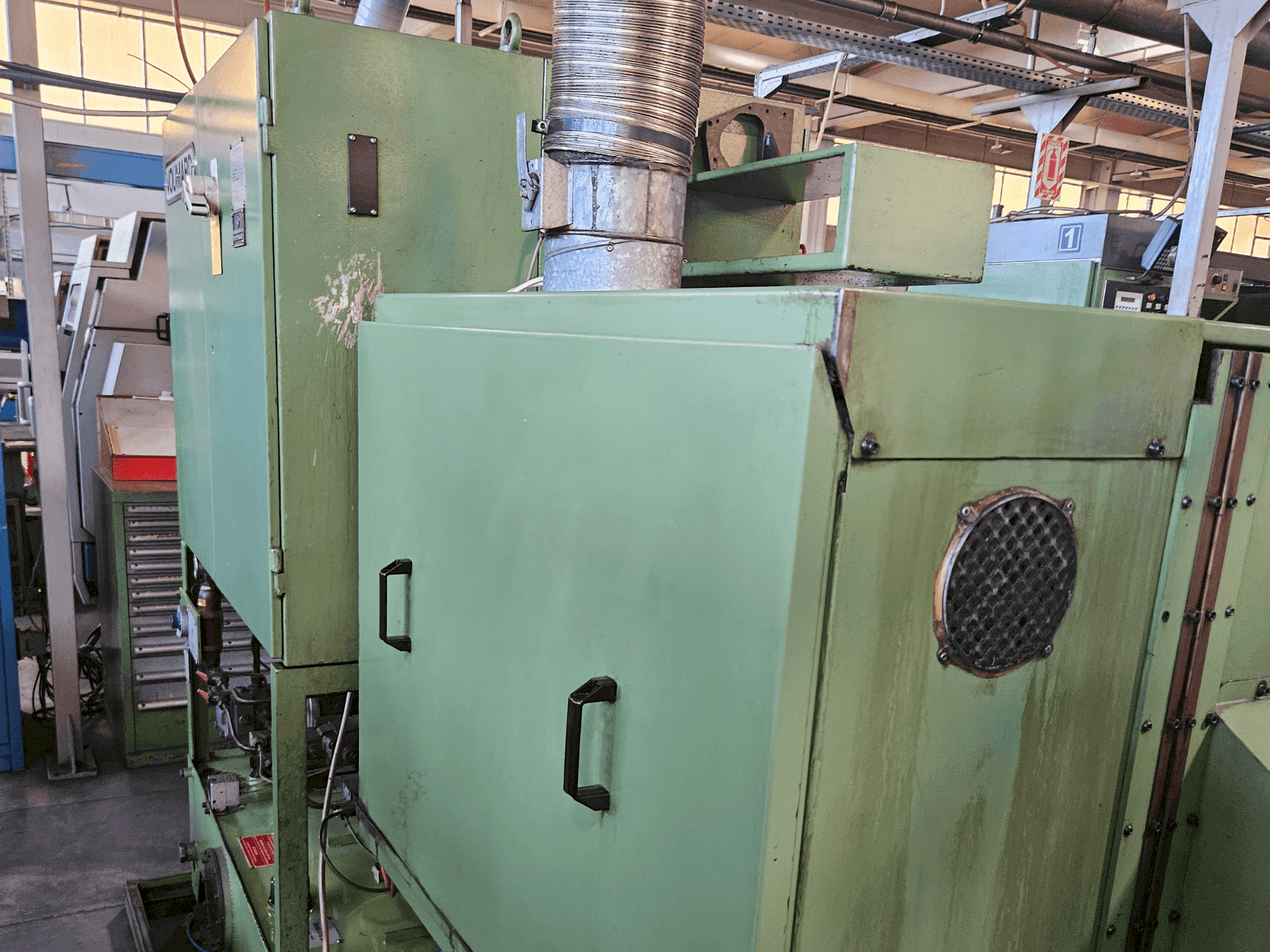 Vista frontale della macchina VOUMARD 203 C 31