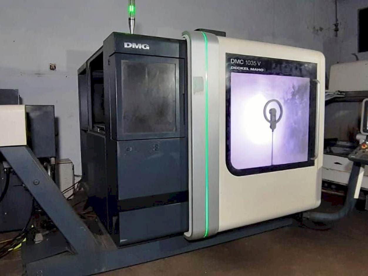 Vista frontale della macchina DMG DMC 1035 V