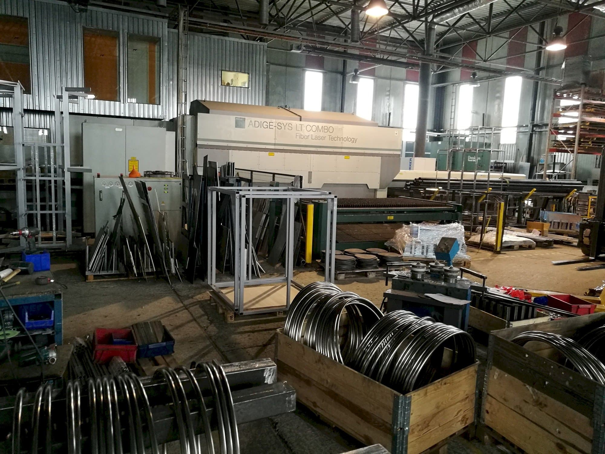 Vista frontale della macchina BLM ADIGE-SYS LT