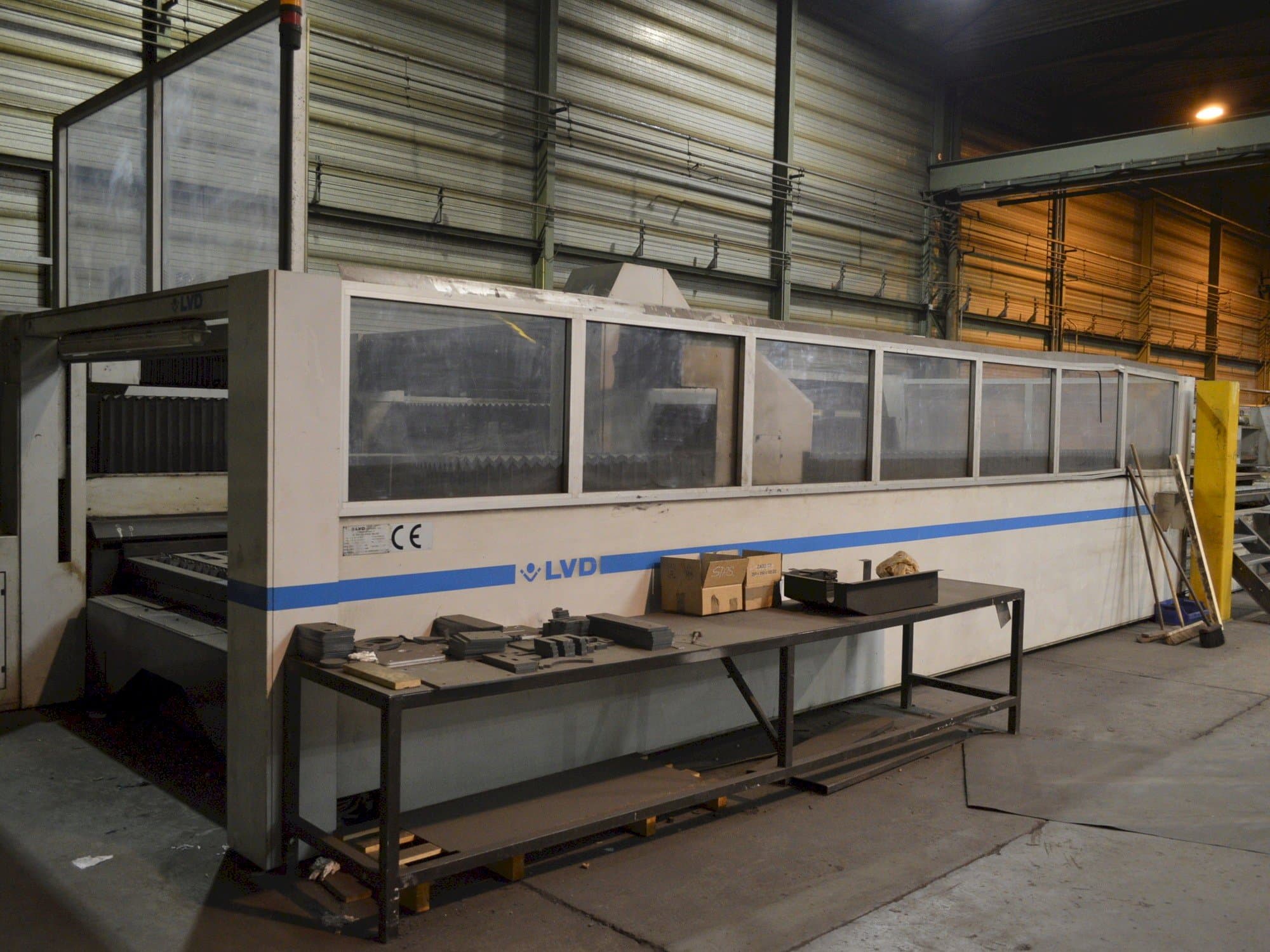 Vista frontale della macchina LVD IMPULS 6020