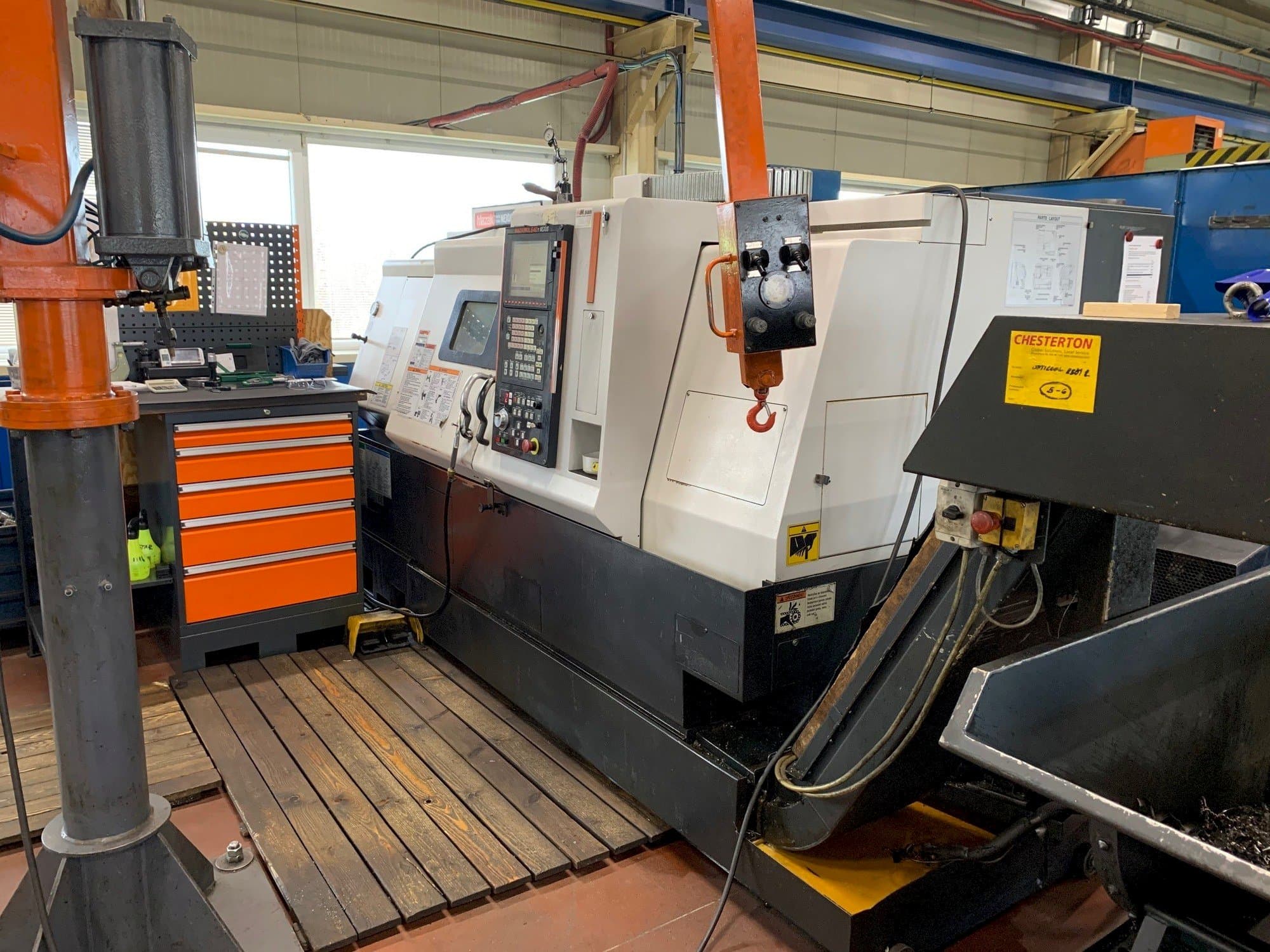 Vista frontale della macchina Mazak QTN - 250
