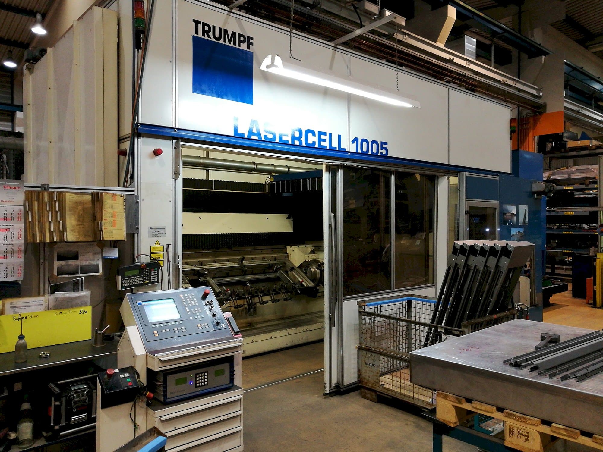 Vista lato sinistro della macchina Trumpf Lasercell TLC 1005