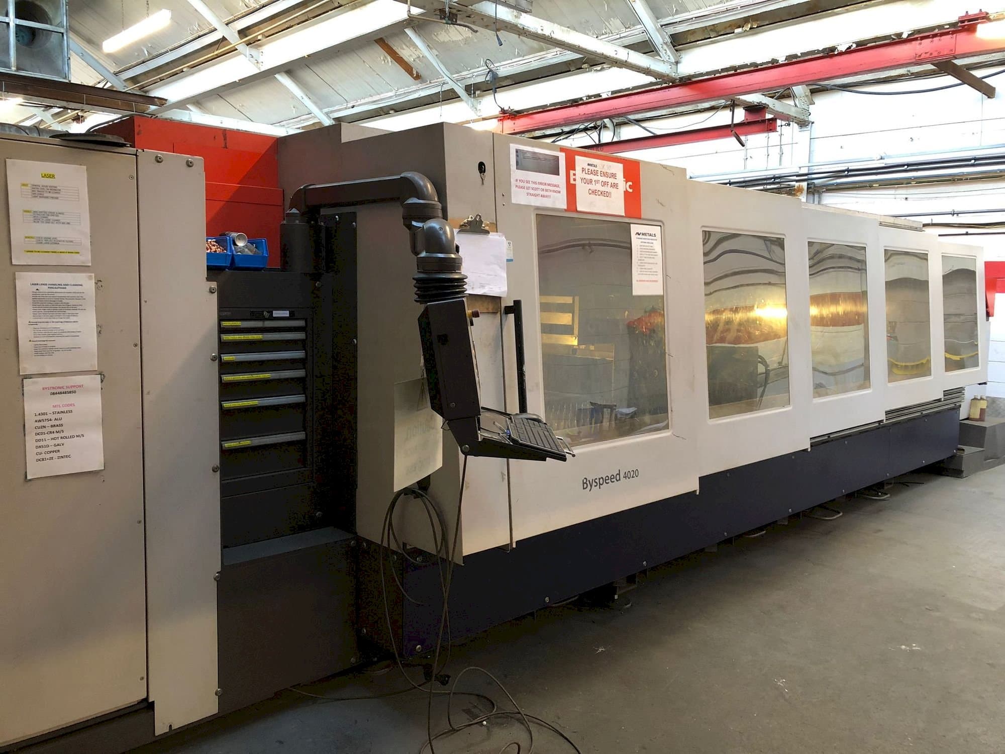 Vista frontale della macchina Bystronic BySpeed 4020