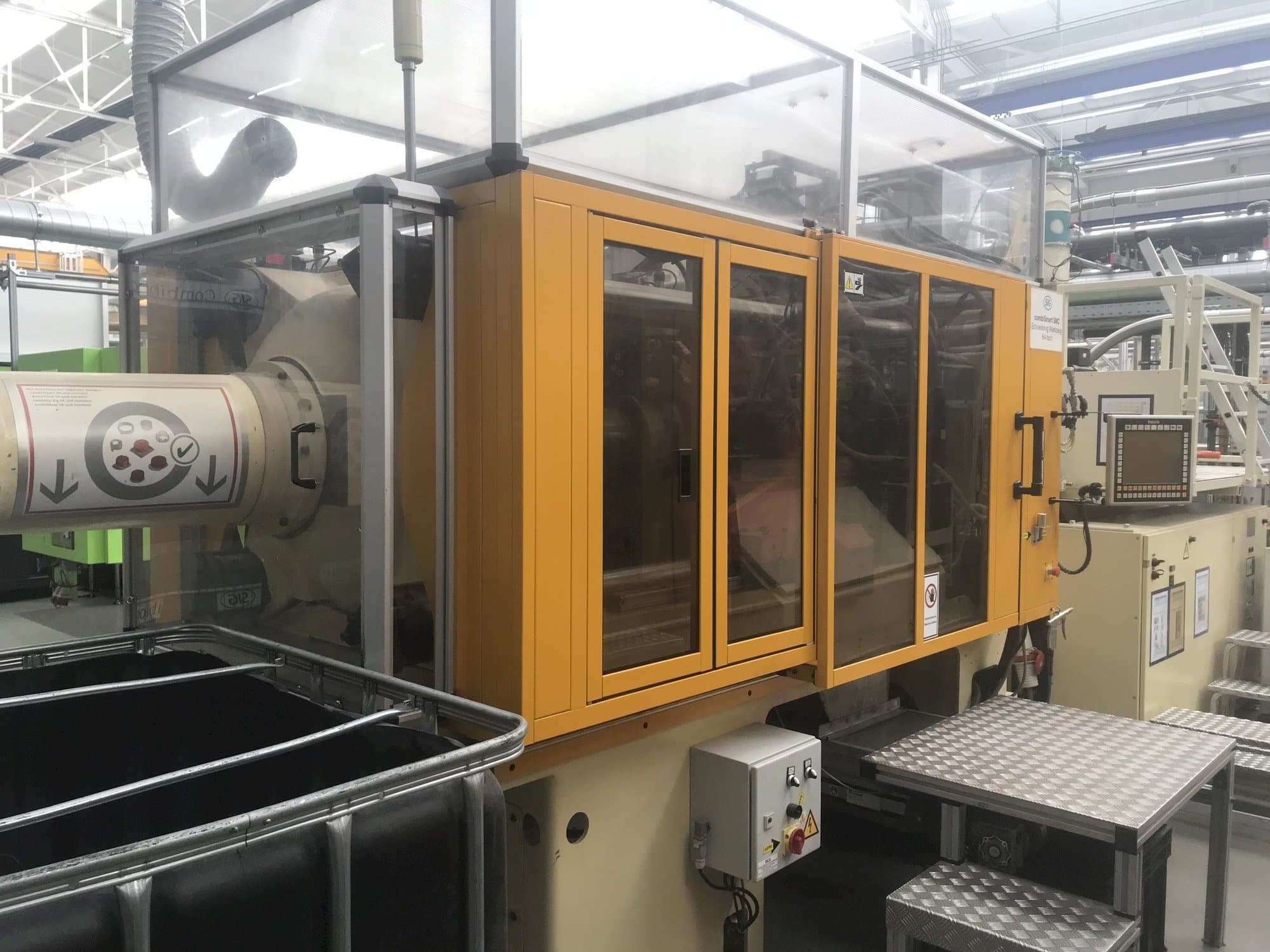 Vista frontale della macchina Husky H225 RS 45/38