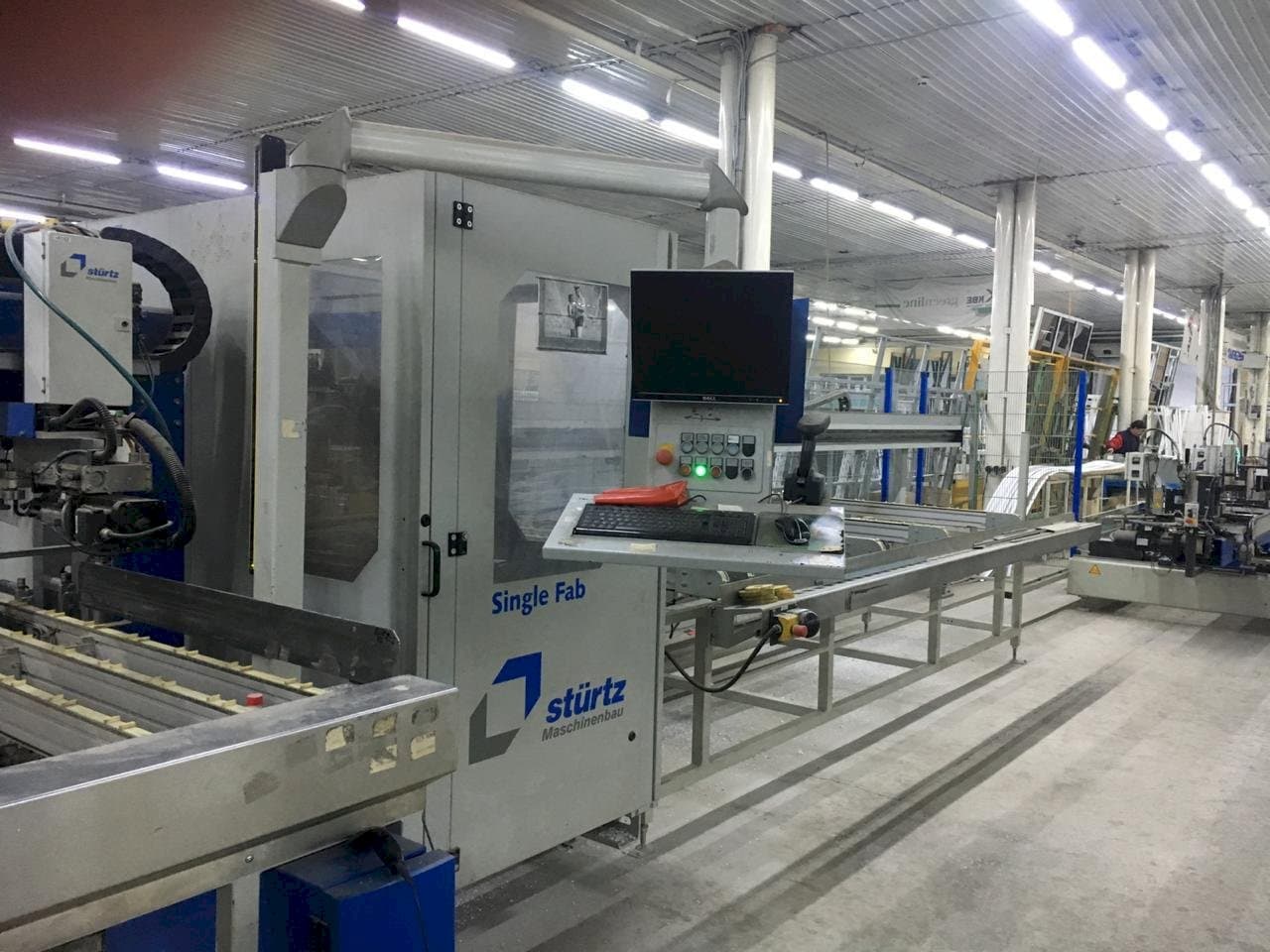 Vista frontale della macchina Sturtz NFZ-JC-JM-160-X