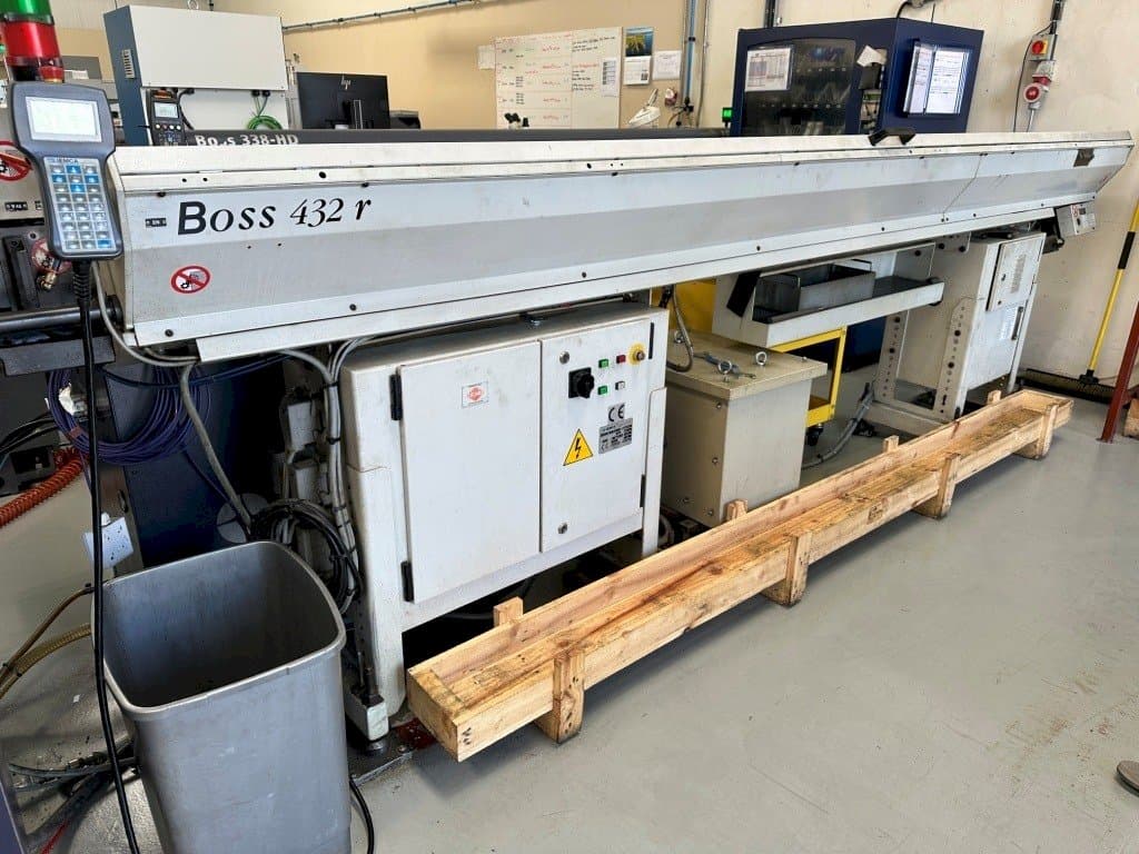 Vista lato sinistro della macchina Citizen M-32