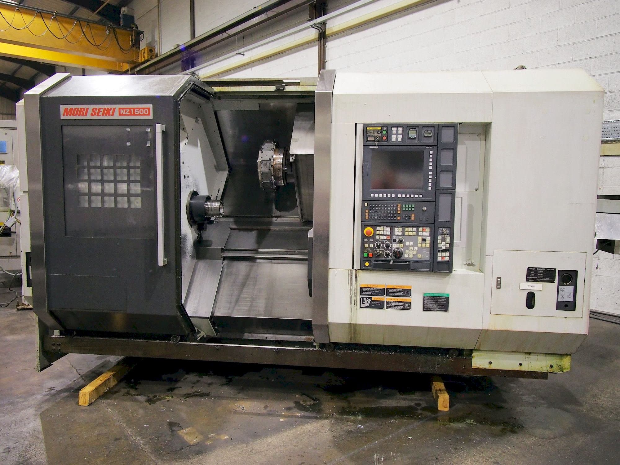 Vista frontale della macchina MORI SEIKI NZ 1500 T2Y