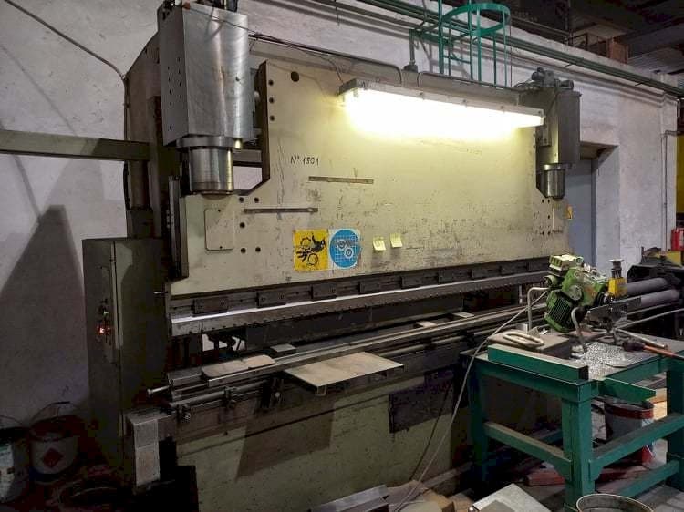 Vista frontale della macchina DONEWELL HP3B