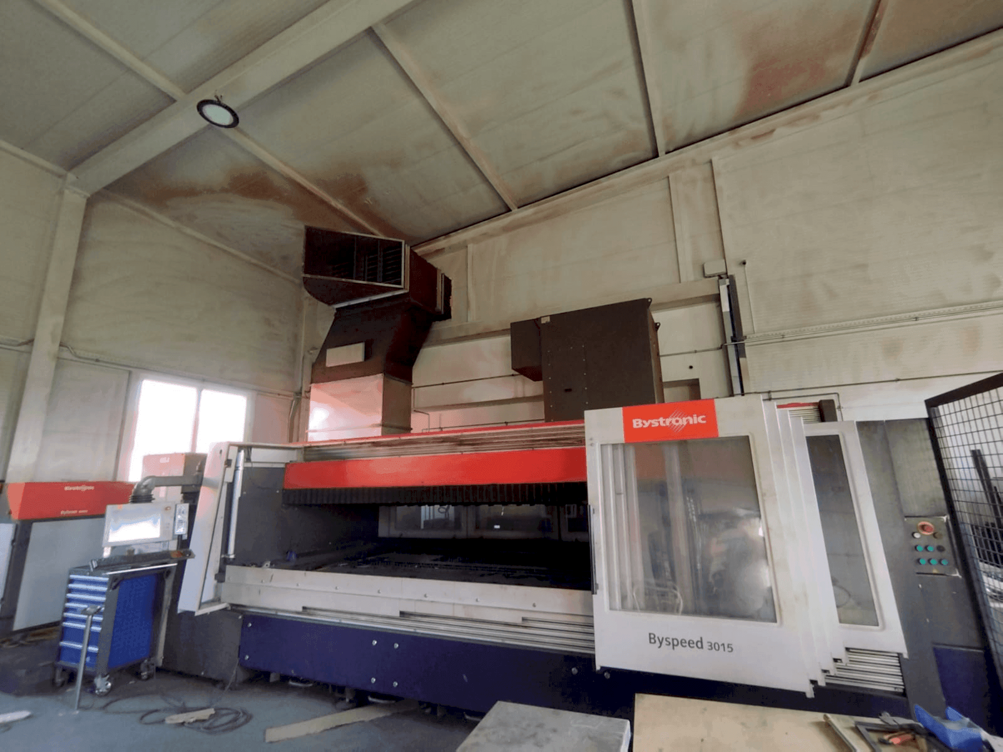 Vista frontale della macchina Bystronic BySpeed 3015