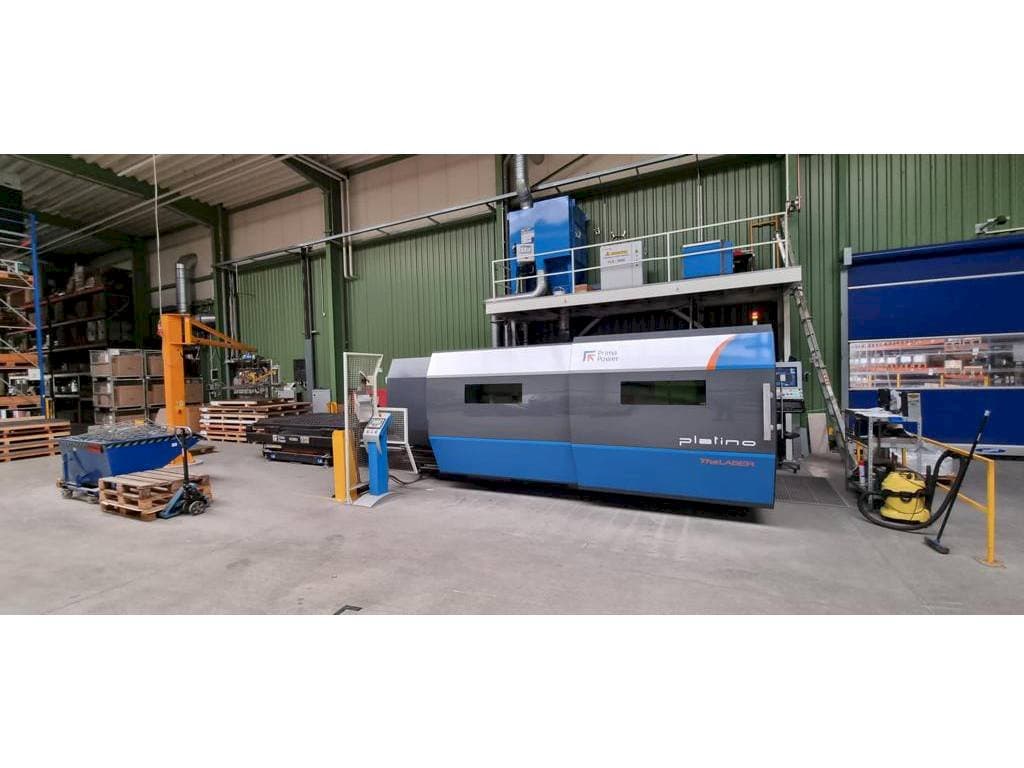 Vista frontale della macchina Prima Power Platino Fiber