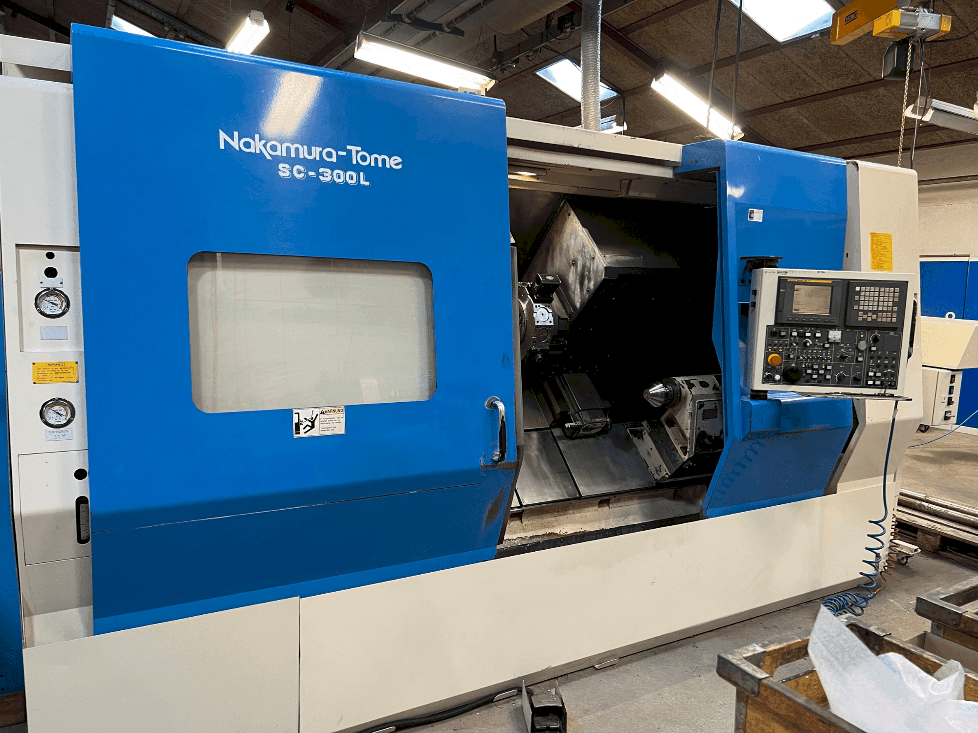 Vista frontale della macchina NAKAMURA SL 300LY