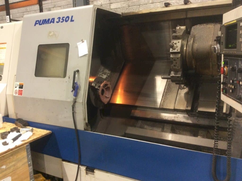 Vista frontale della macchina DAEWOO Puma 350LB