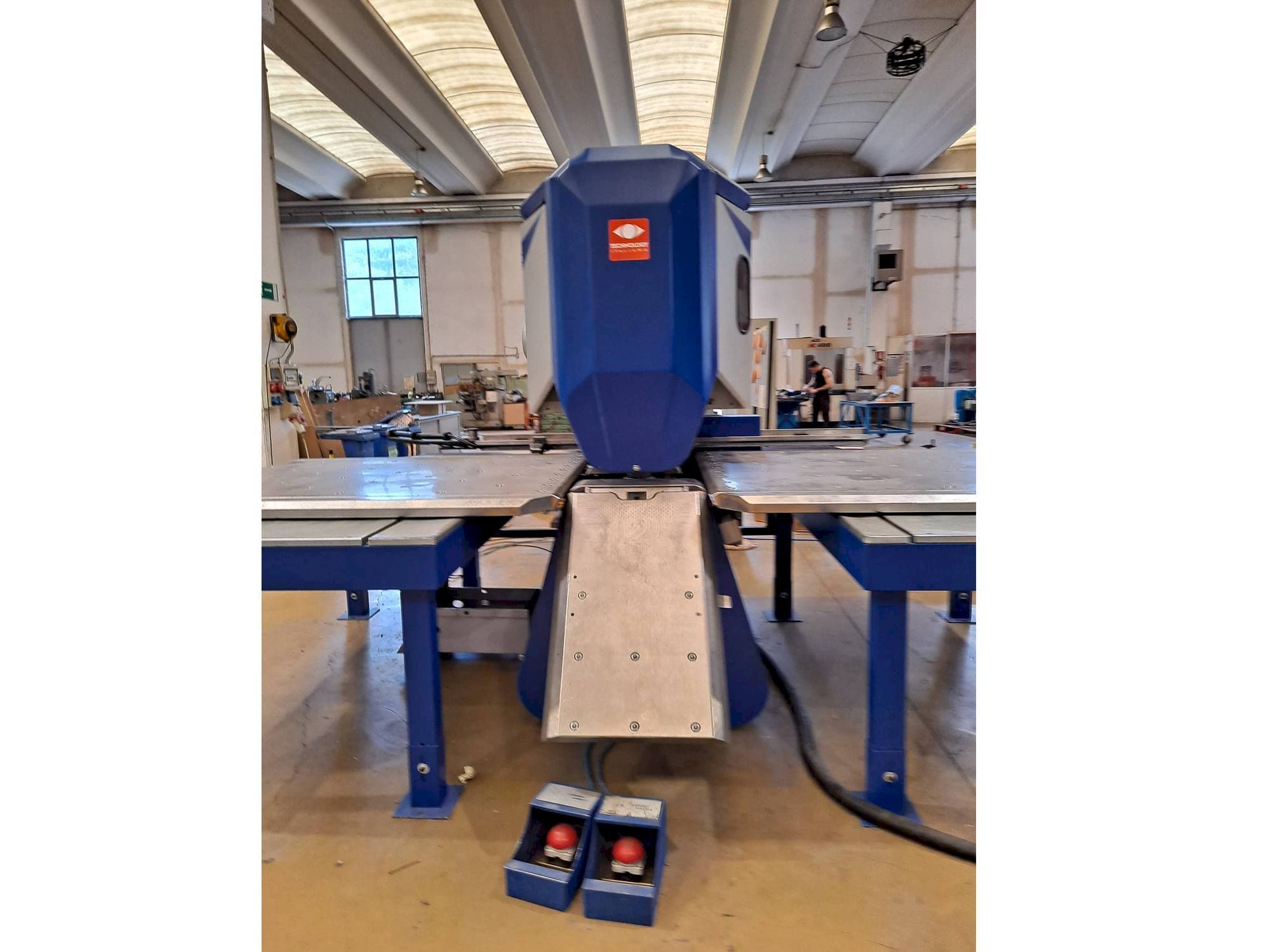 Vista frontale della macchina TECHNOLOGY Tecnotransfer 15sr 1500/2000
