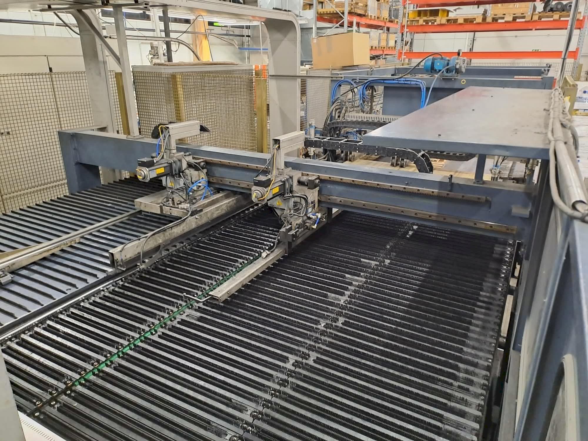 Vista frontale della macchina Salvagnini S4