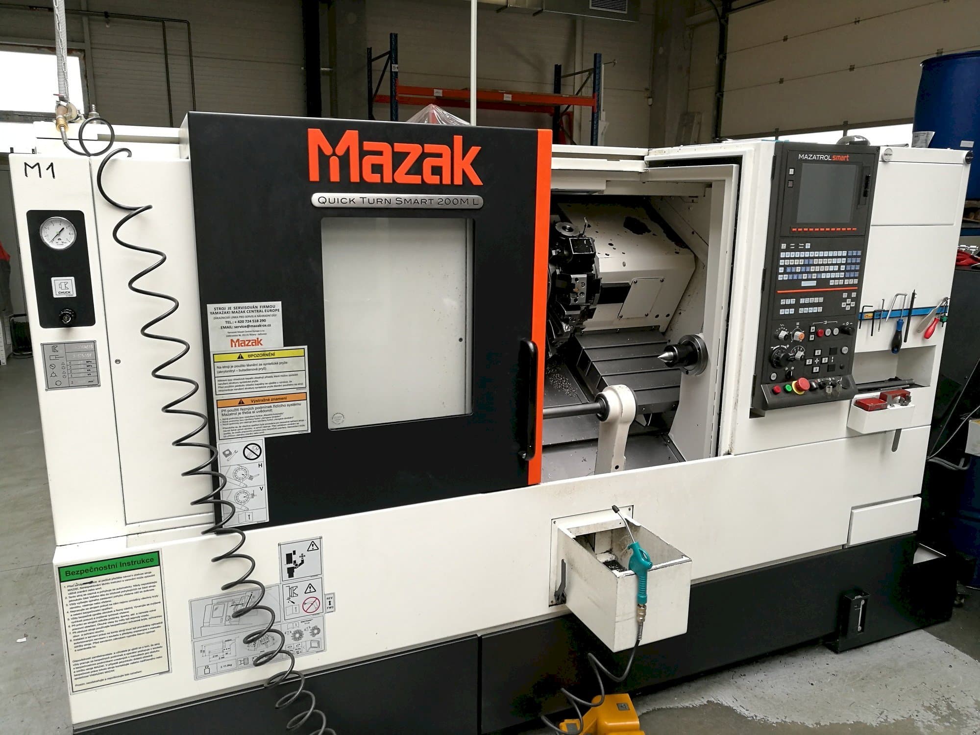 Vista frontale della macchina Mazak Quick Turn Smart 200 ML