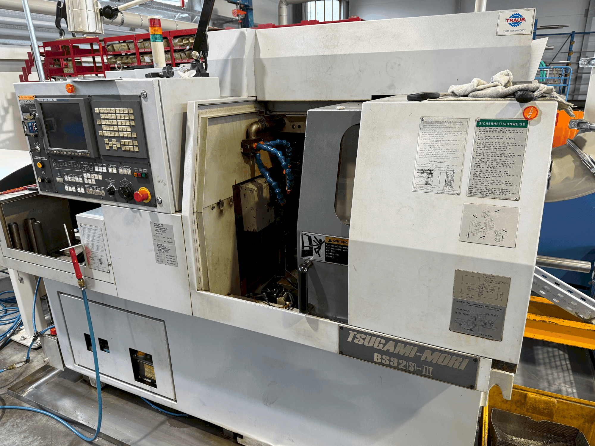 Vista frontale della macchina TSUGAMI Mori B32(S)-III