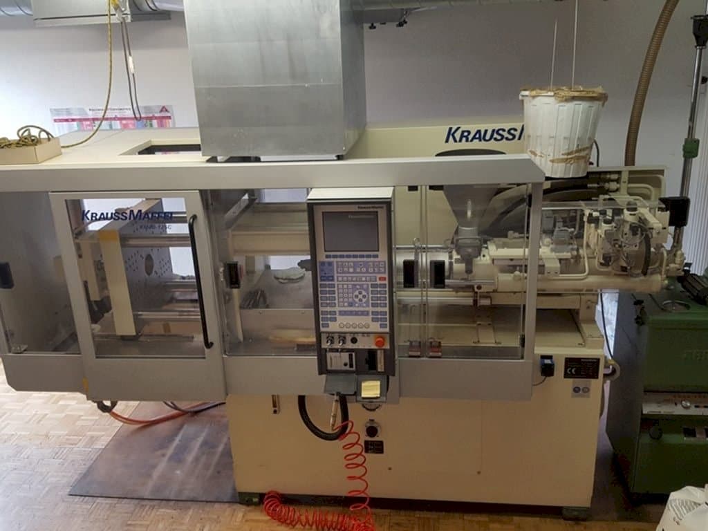 Vista frontale della macchina Krauss Maffei 40-125 C Winner