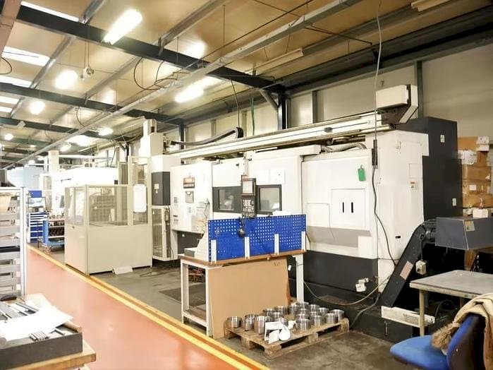 Vista frontale della macchina Mazak INTEGREX 300 II ST
