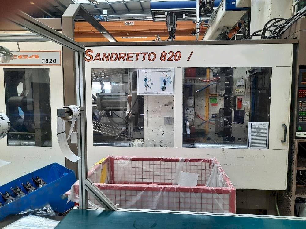 Vista frontale della macchina SANDRETTO 820/6434