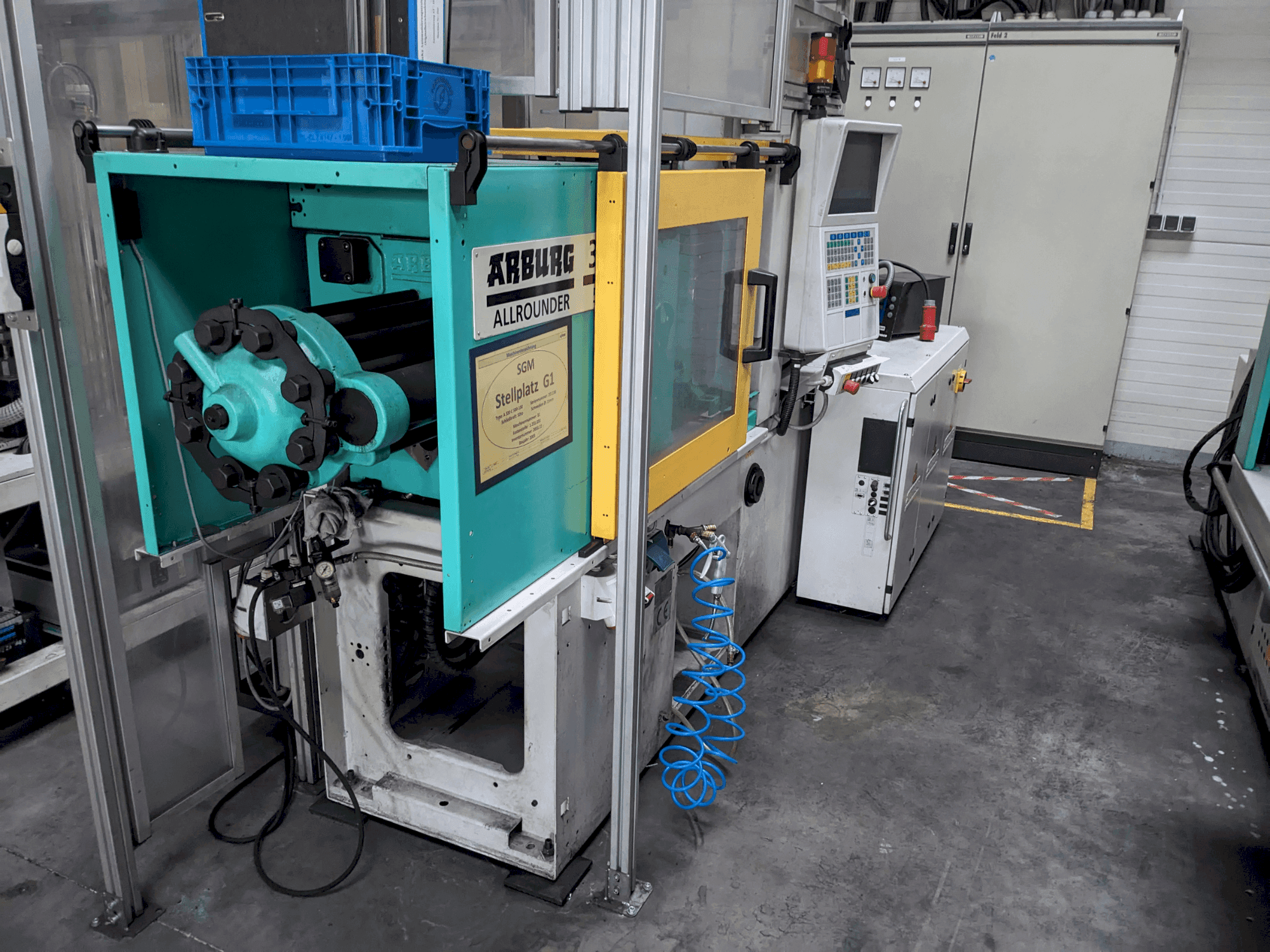 Vista frontale della macchina Arburg 320 C 500-100